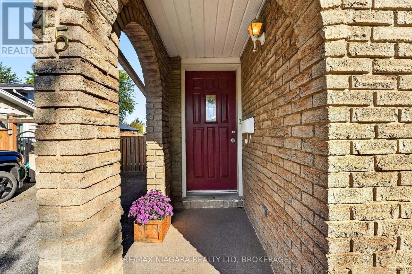 45 Green Maple Drive, St. Catharines (Secord Woods), Ontario L2P 3P4 - Photo 3 - X13869642