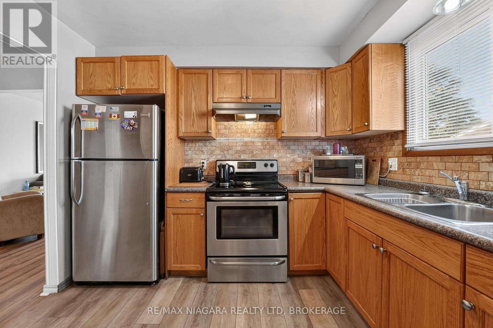45 Green Maple Drive, St. Catharines (Secord Woods), Ontario L2P 3P4 - Photo 8 - X13869642