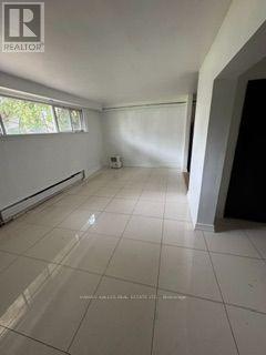 437 Lawrence Avenue W, Toronto (Bedford Park-Nortown), Ontario  M5M 1C3 - Photo 3 - C13869568