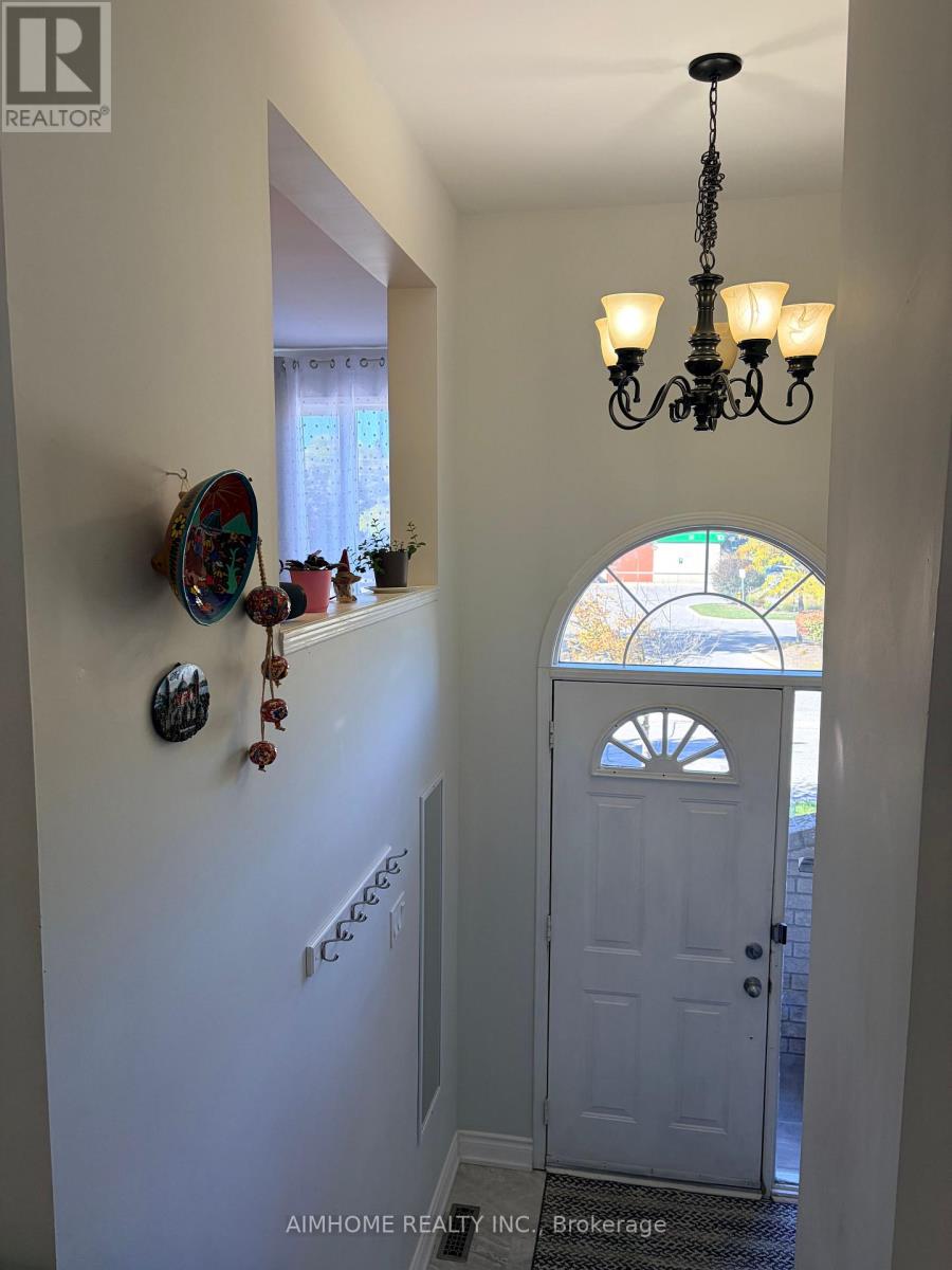 131 Bridlepath Street, Richmond Hill (Rouge Woods), Ontario  L4S 1R9 - Photo 3 - N13869634