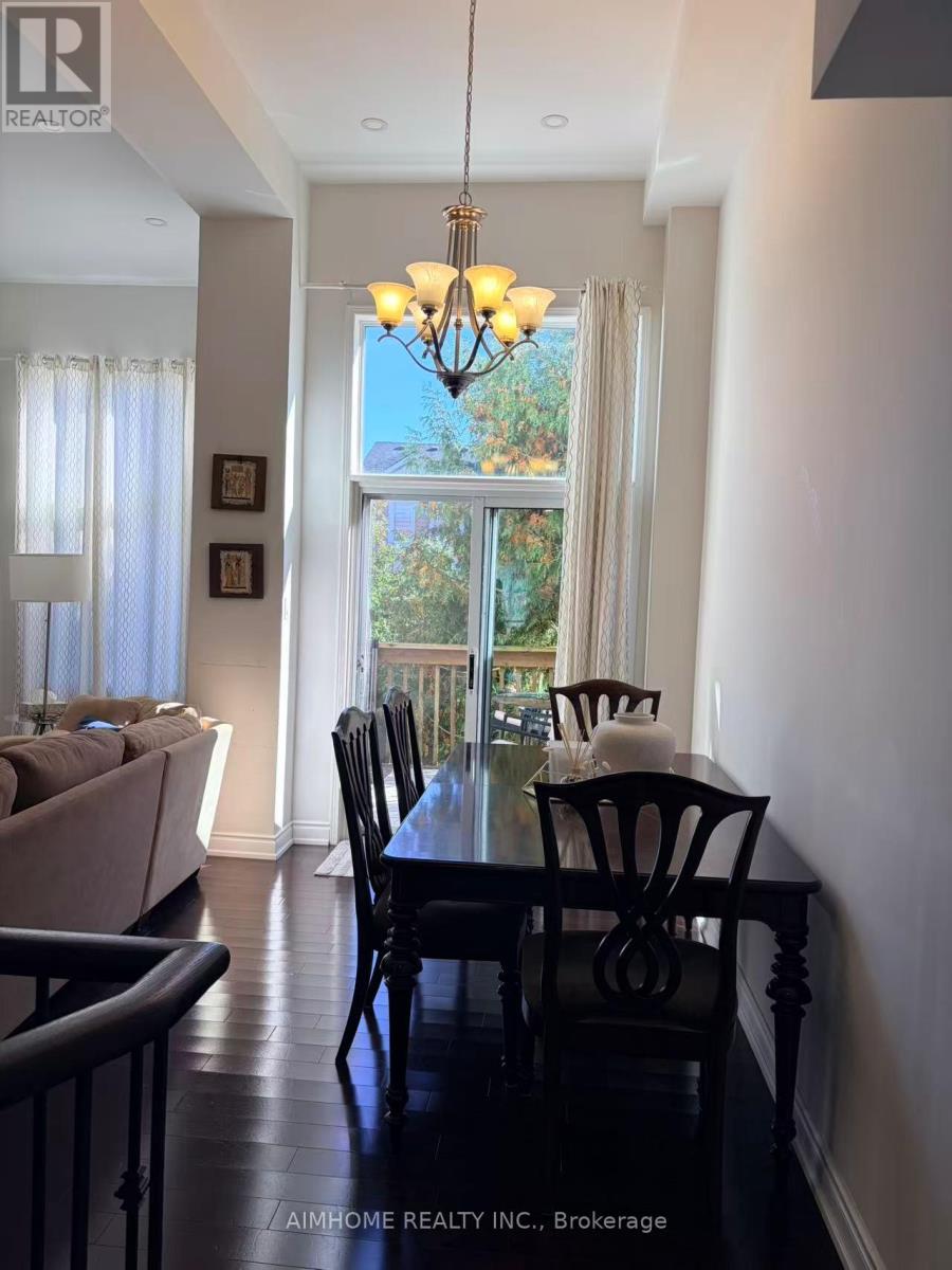 131 Bridlepath Street, Richmond Hill (Rouge Woods), Ontario  L4S 1R9 - Photo 6 - N13869634