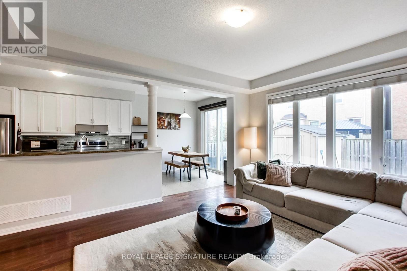 15 Whiterose Lane, Whitchurch-Stouffville (Stouffville), Ontario  L4A 0Z7 - Photo 2 - N13869656