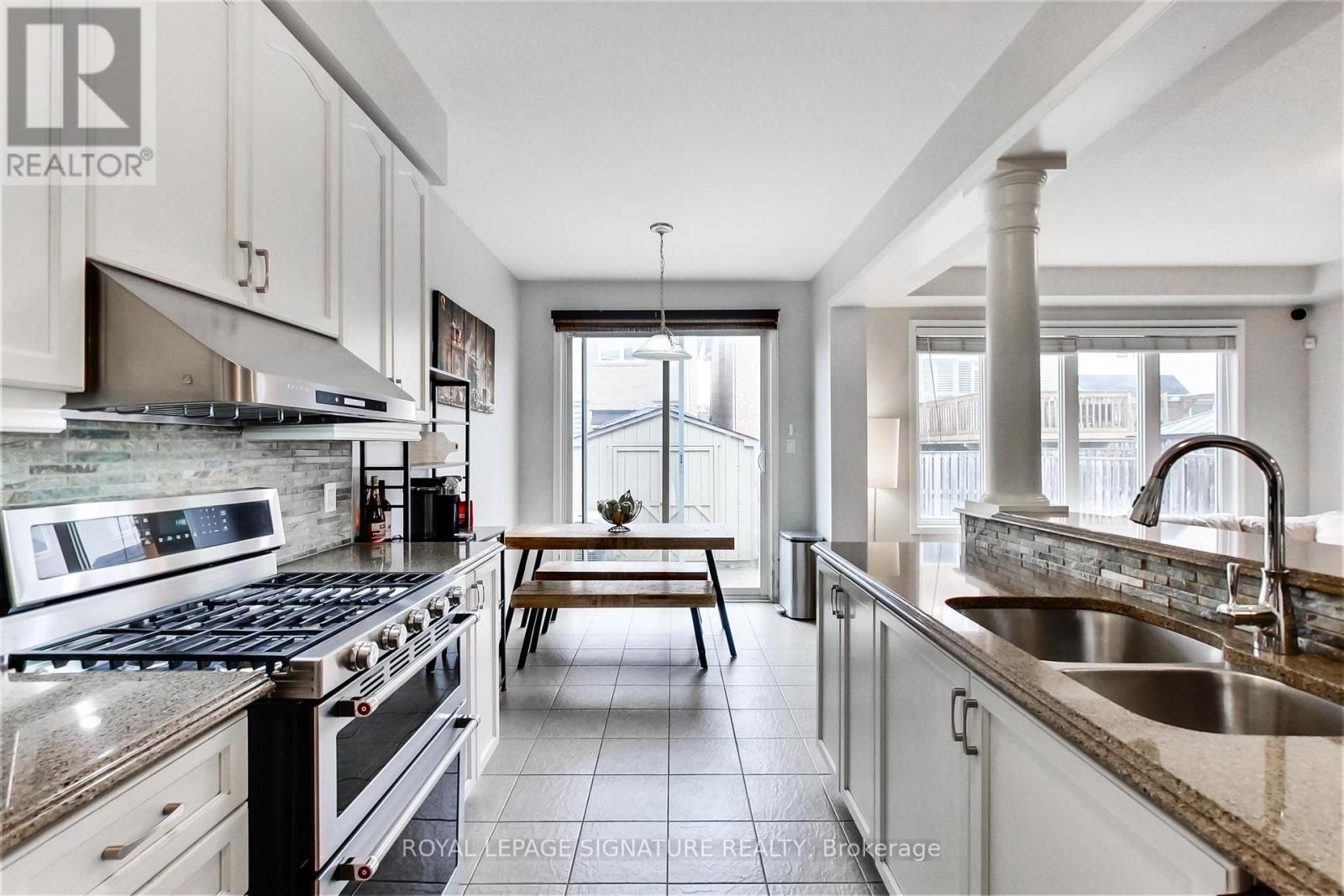 15 Whiterose Lane, Whitchurch-Stouffville (Stouffville), Ontario  L4A 0Z7 - Photo 8 - N13869656