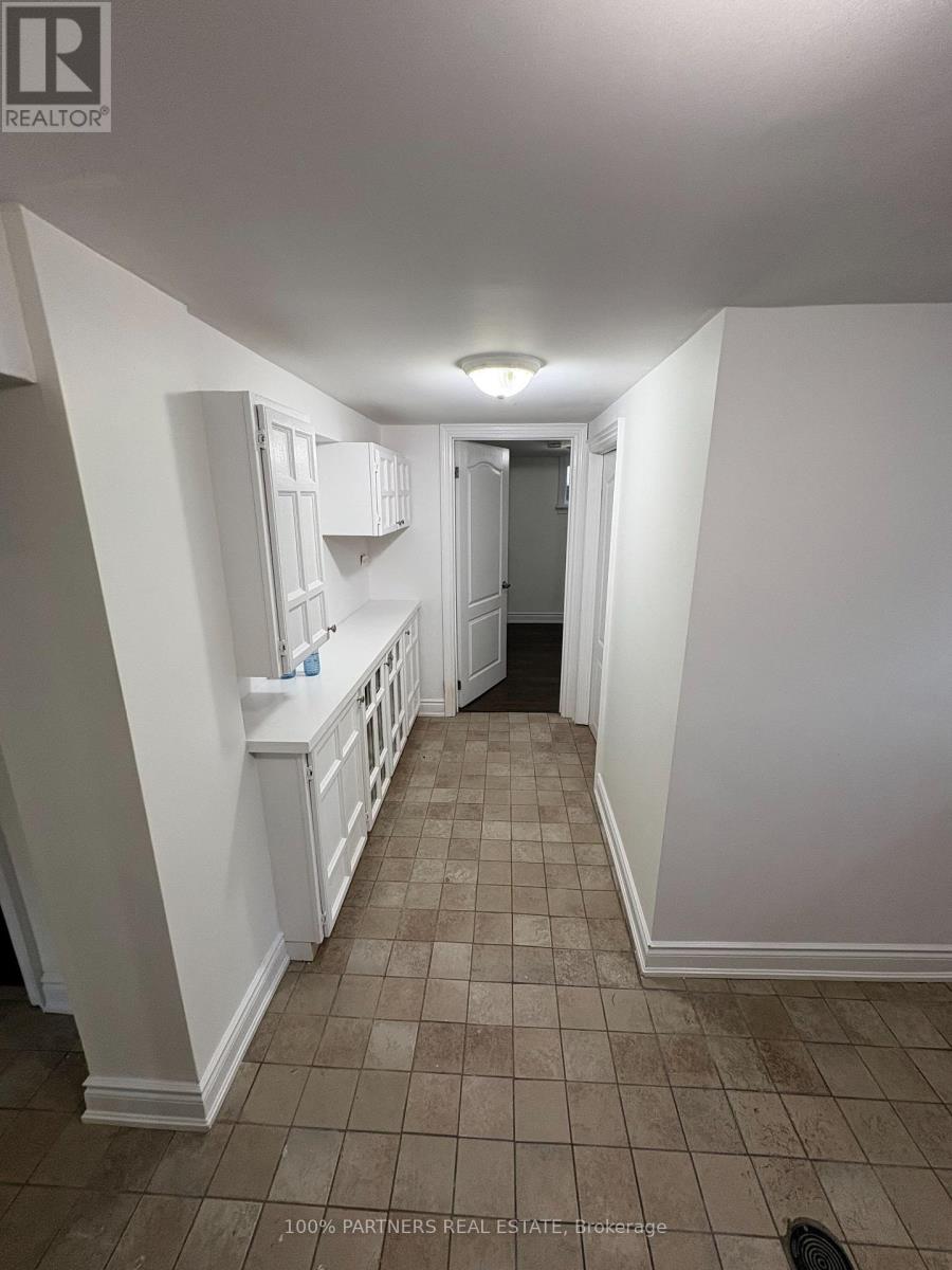 Bsmt - 68 Marlin Court, Newmarket (Bristol-London), Ontario  L3Y 2W8 - Photo 3 - N13869662