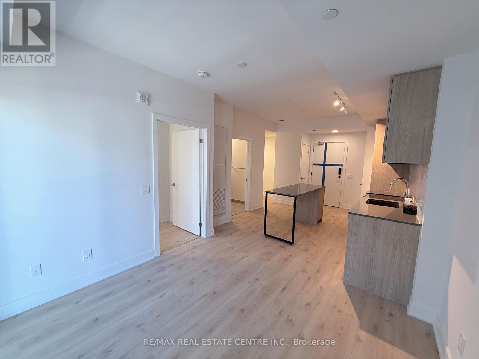 411 - 3008 William Cutmore Boulevard, Oakville, Ontario  L6H 8A4 - Photo 8 - W13869430
