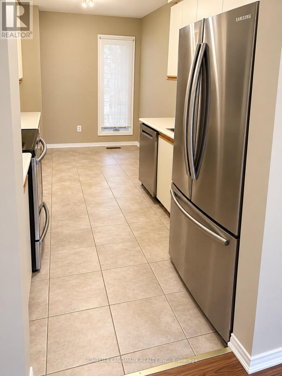 60 - 35 Ceremonial Drive, Mississauga (Hurontario), Ontario  L5R 3G6 - Photo 4 - W13869608