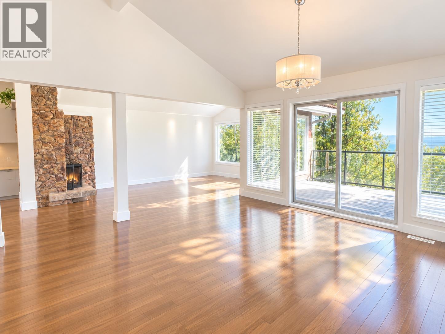 1448 Sandhurst Place, West Vancouver, British Columbia  V7S 2P3 - Photo 3 - R3172272