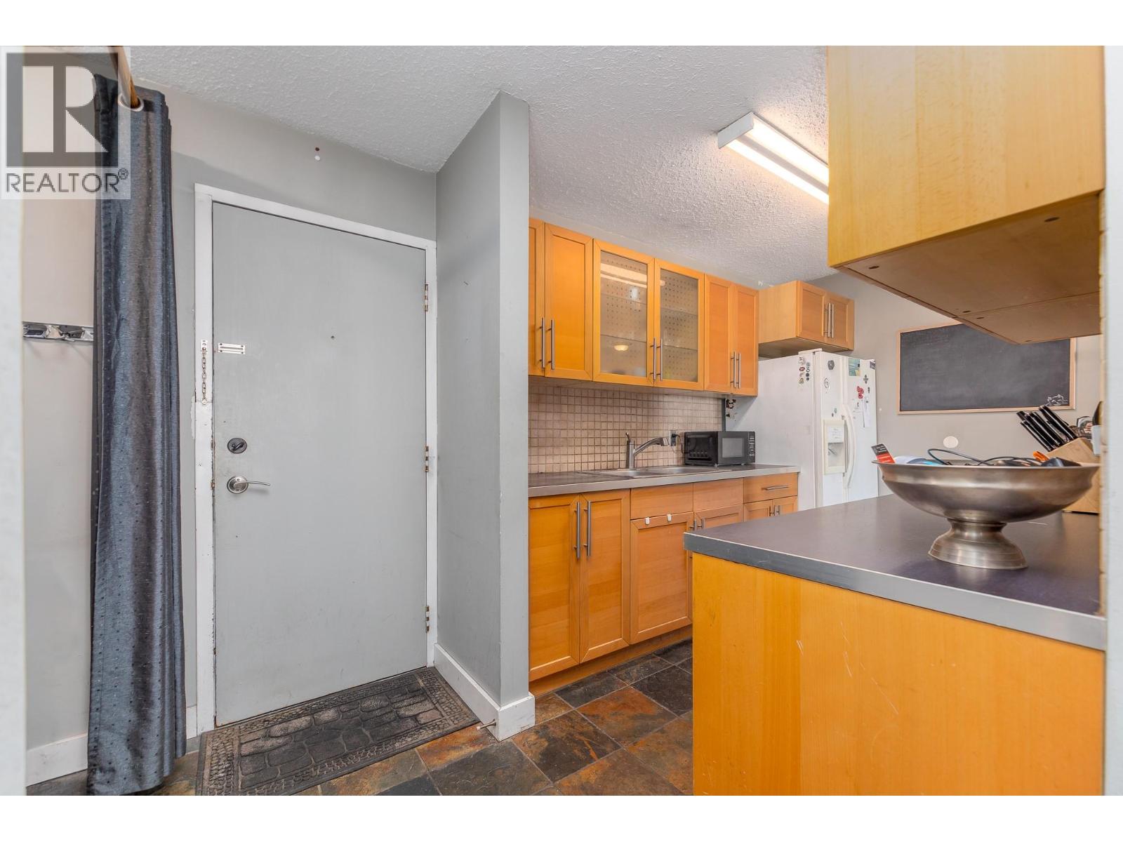 625 Rowcliffe Avenue Unit# 305