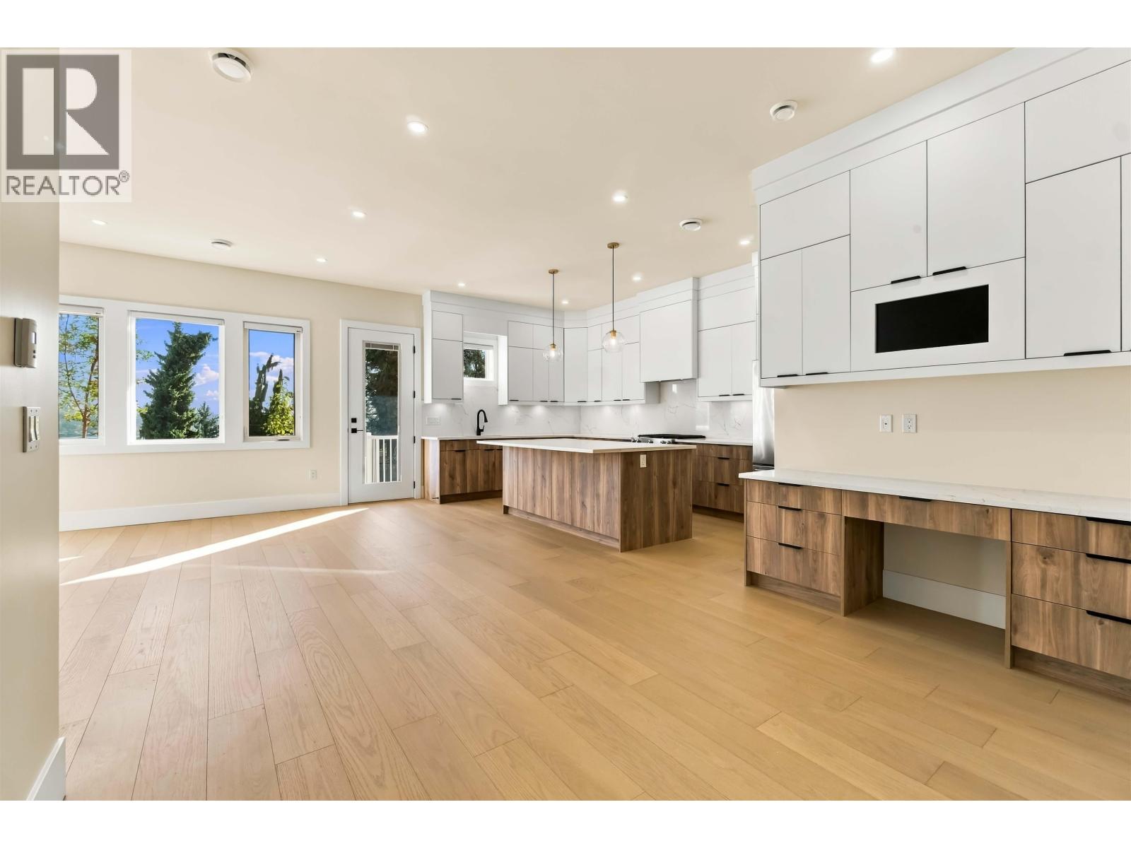 104 1026 Stewart Avenue, Coquitlam, British Columbia  V3K 2N6 - Photo 12 - R3173025