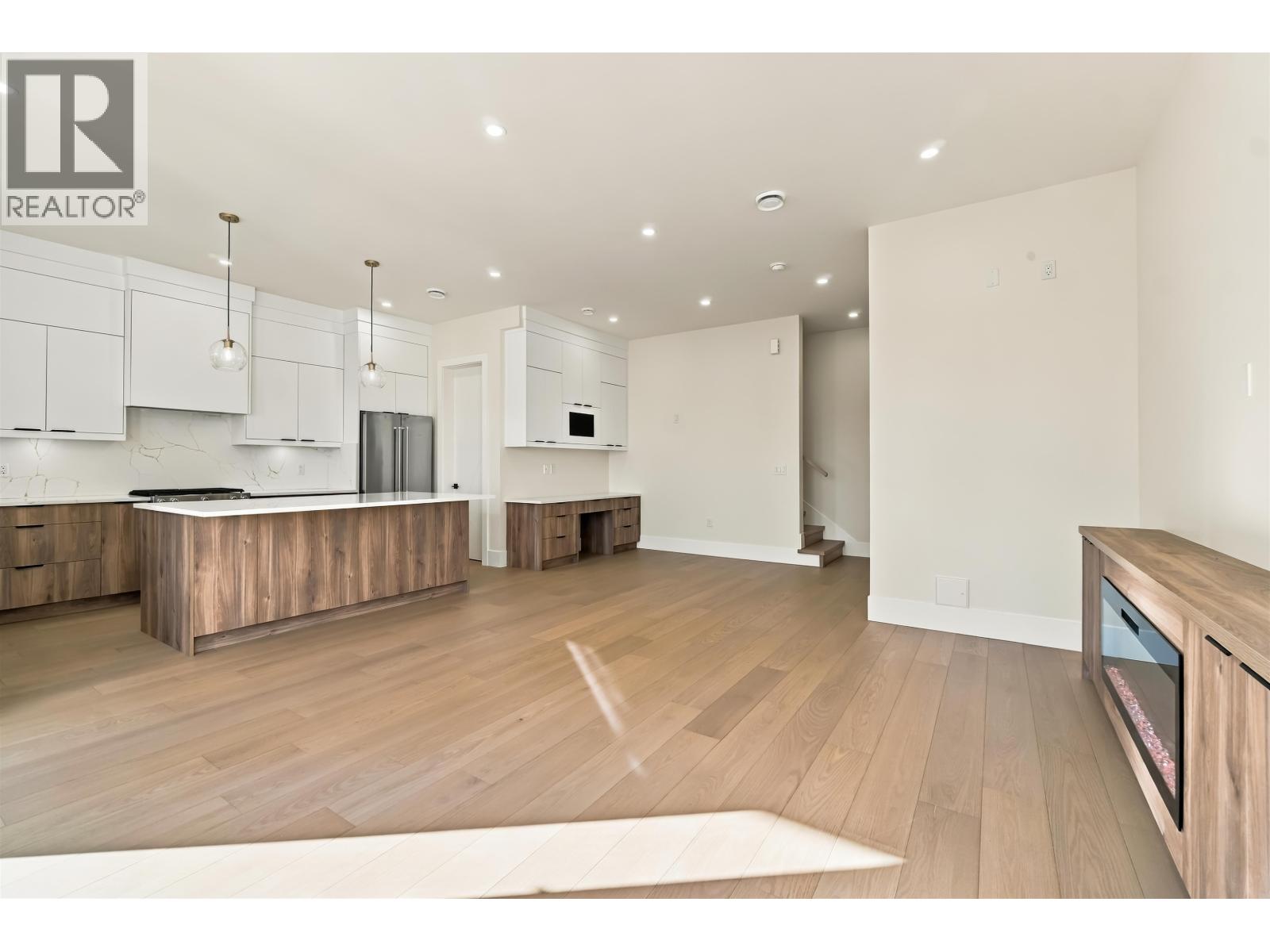 104 1026 Stewart Avenue, Coquitlam, British Columbia  V3K 2N6 - Photo 9 - R3173025