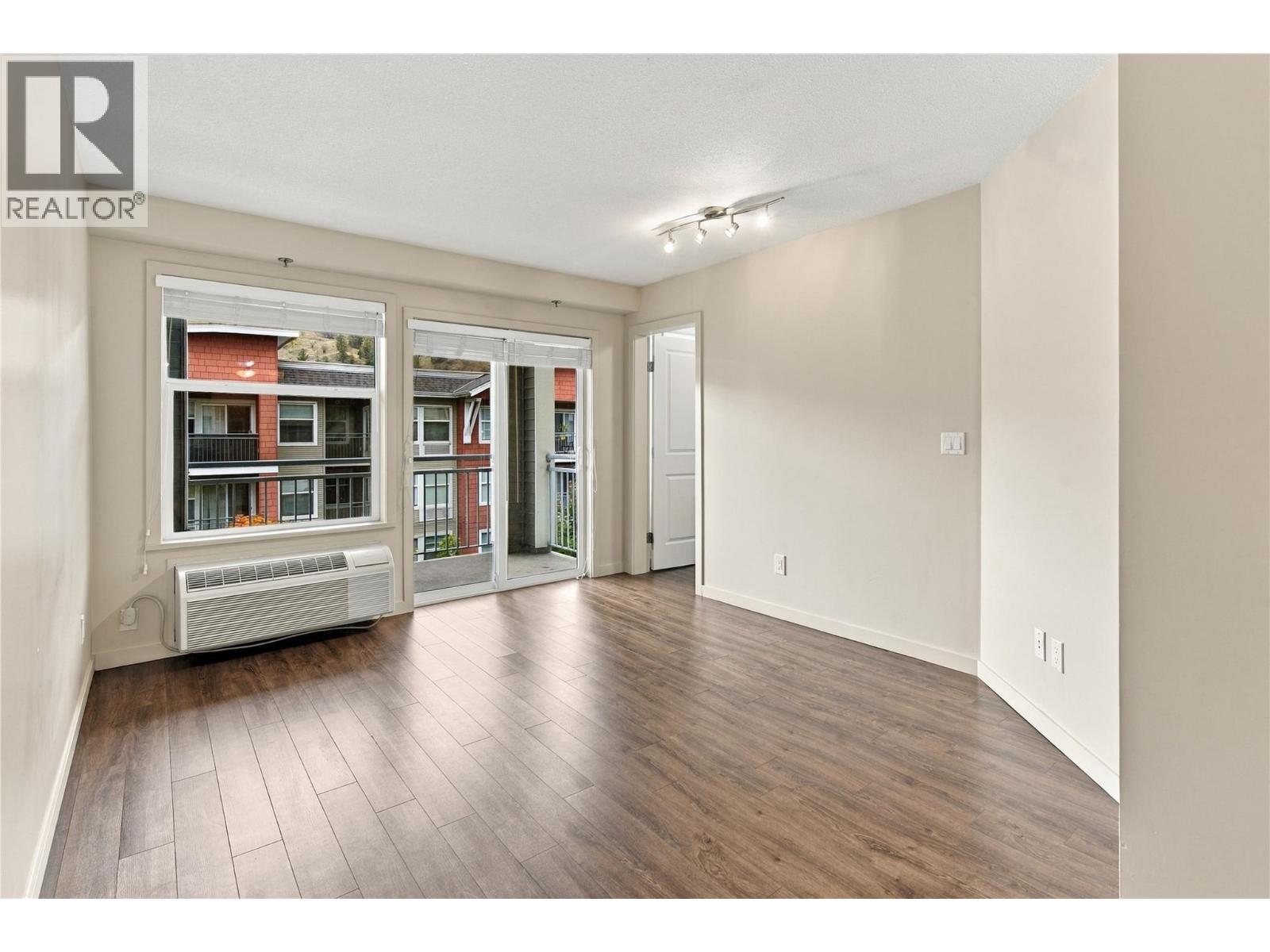 563 Yates Road Unit# 412, Kelowna, British Columbia  V1V 2V3 - Photo 3 - 10402863