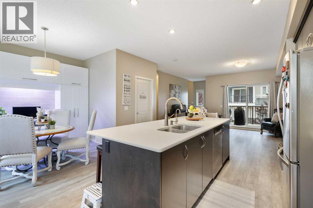 206 Nolanlake Villas NW