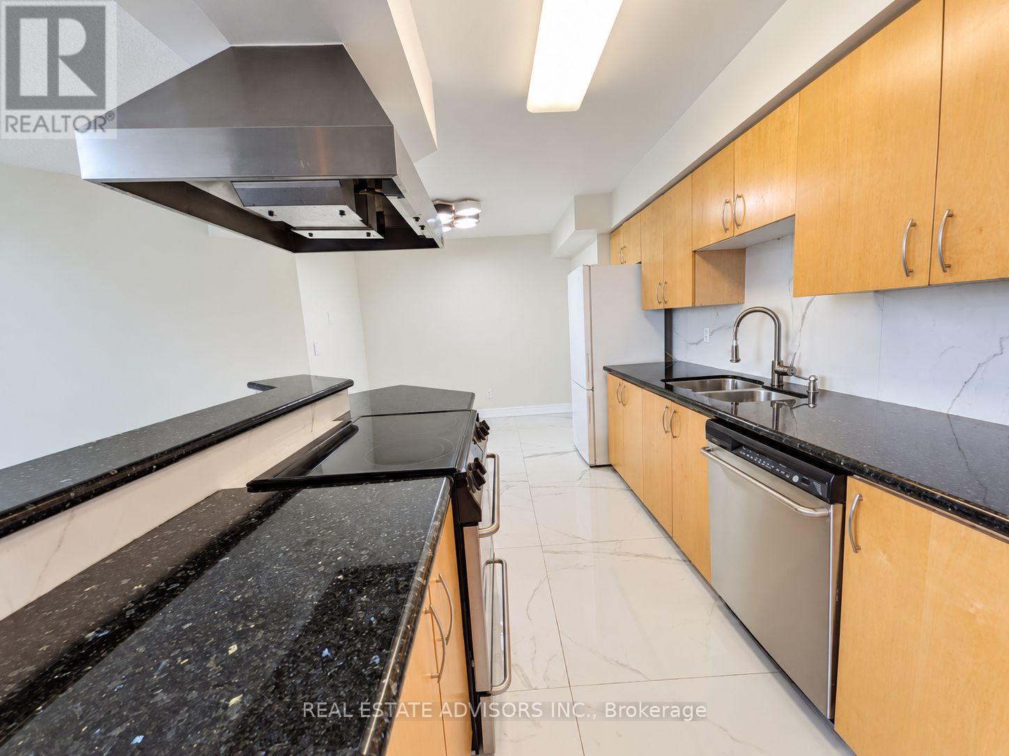 838 - 250 Manitoba Street, Toronto, Ontario  M8Y 4G8 - Photo 2 - W13869664