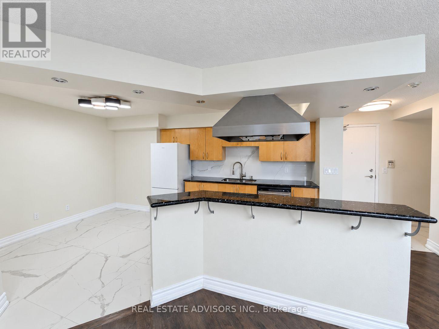 838 - 250 Manitoba Street, Toronto, Ontario  M8Y 4G8 - Photo 3 - W13869664