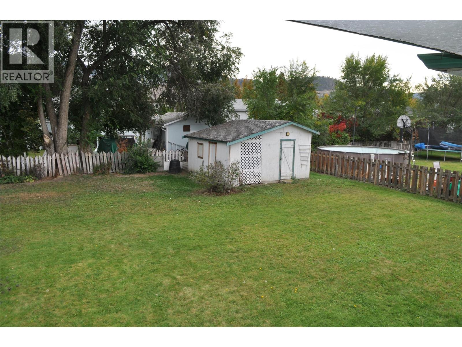 645 Pinetree Road