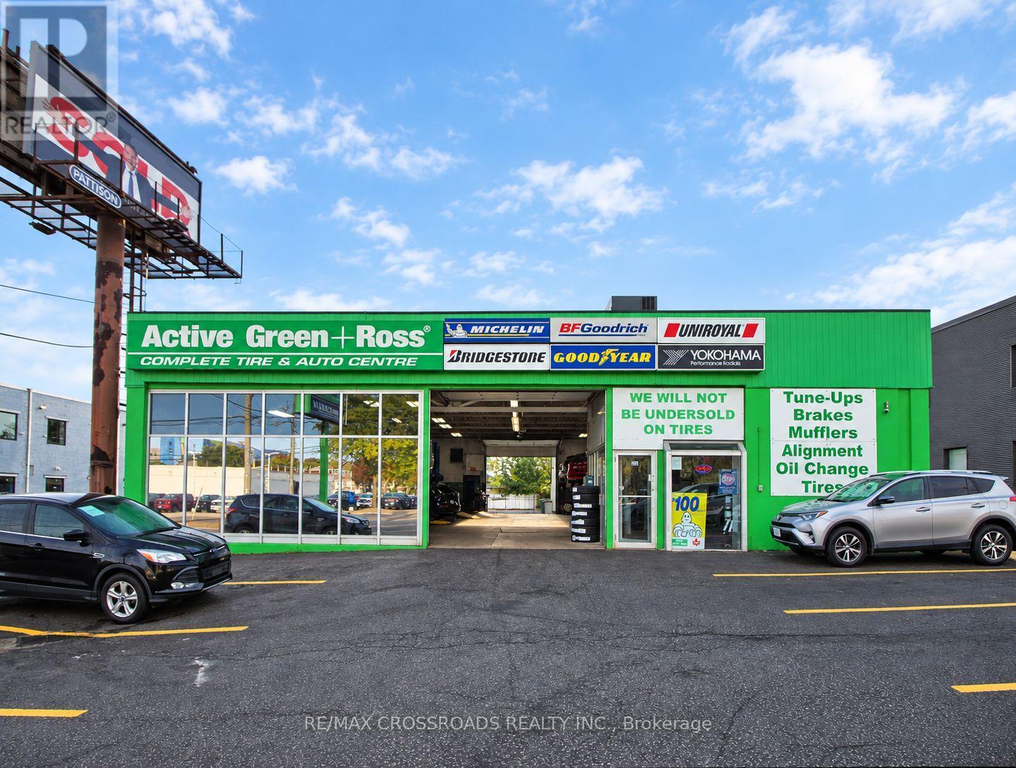 955 UPPER JAMES STREET, hamilton (greeningdon), Ontario