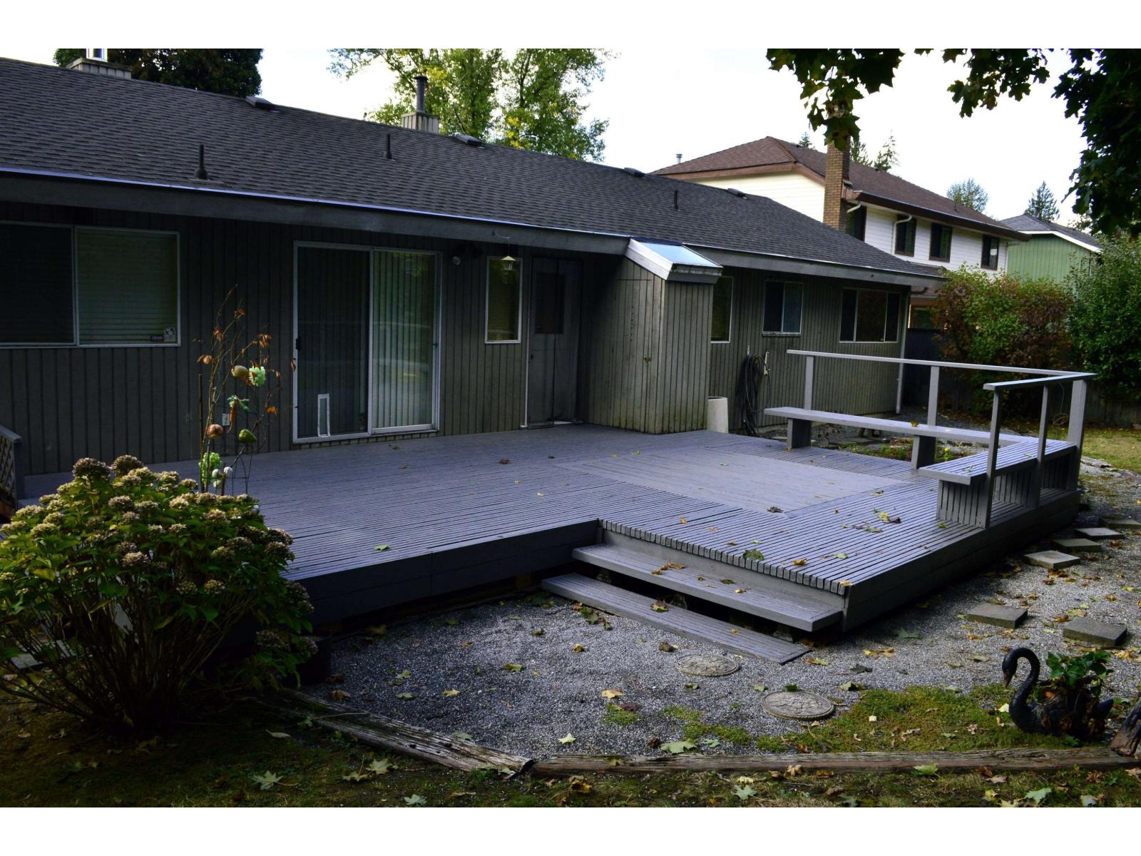 10430 Fraserglen Drive, Surrey, British Columbia  V4N 1T5 - Photo 3 - R3173028