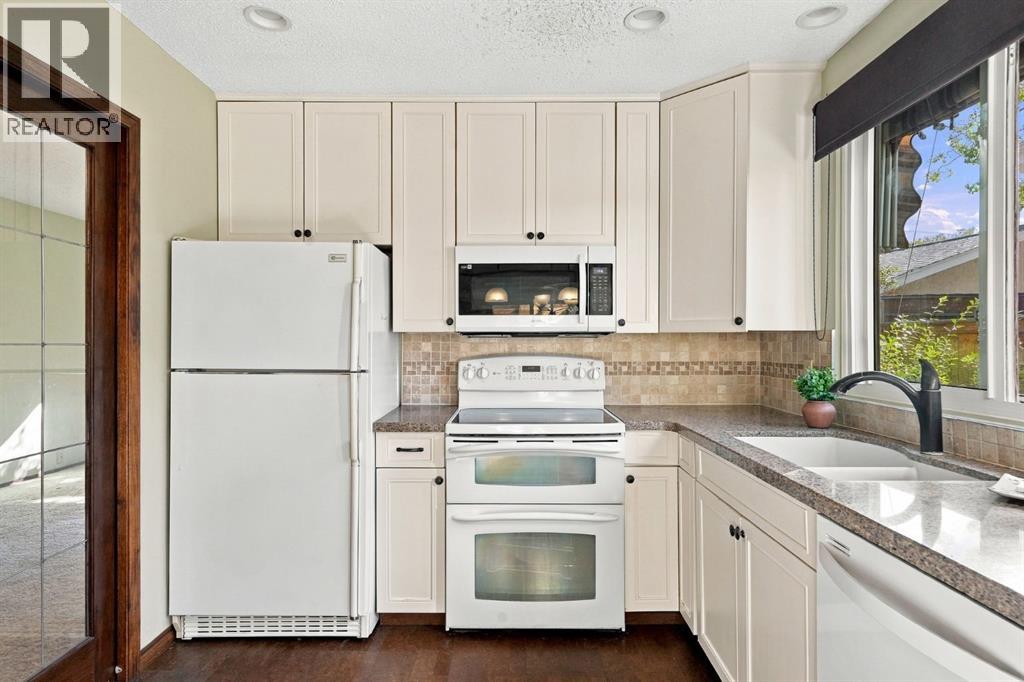 652 Oakwood Place Sw, Calgary, Alberta  T2V 0K5 - Photo 15 - A2338234