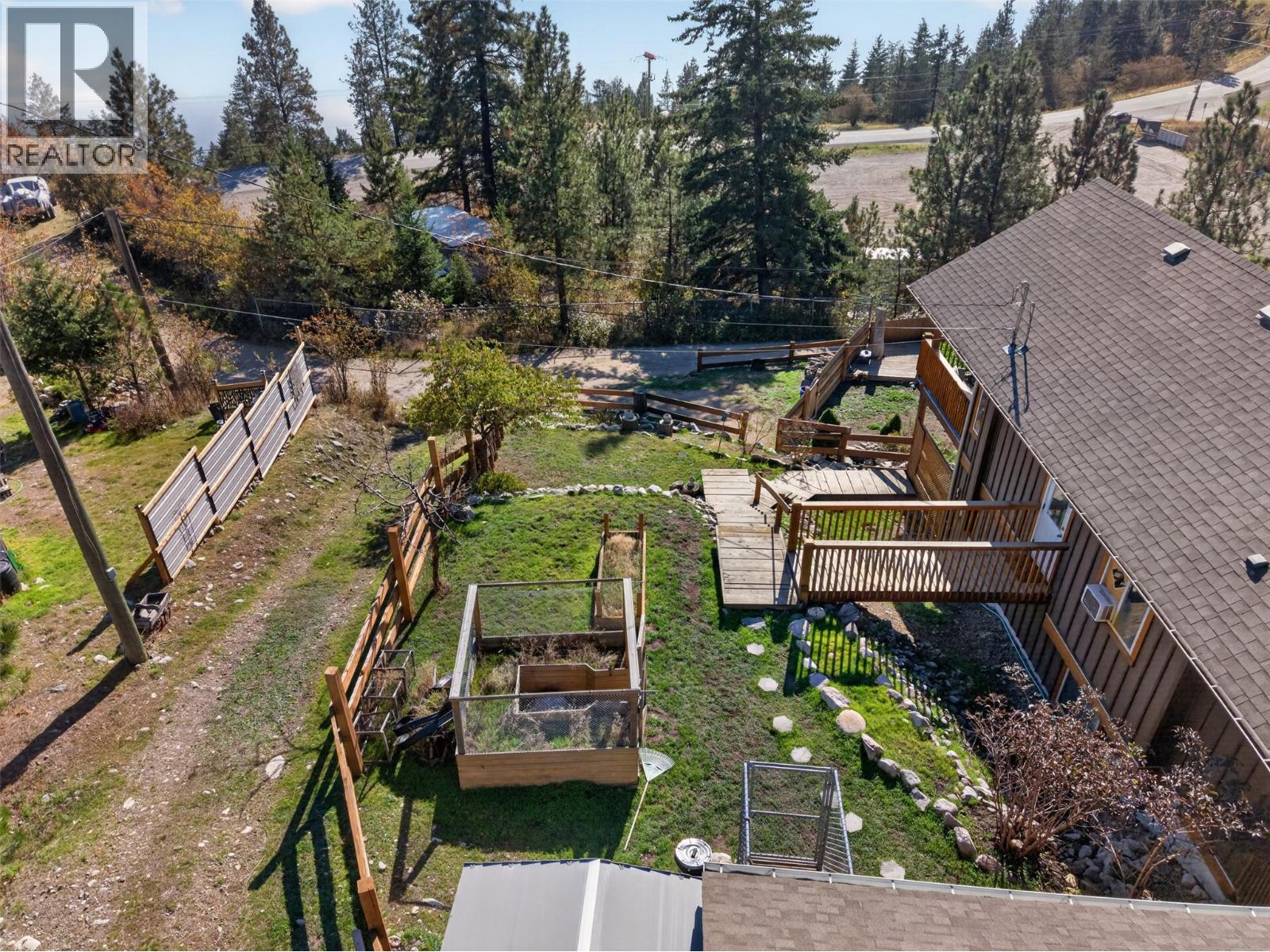10375 Westshore Road, Vernon, British Columbia  V1H 2B1 - Photo 3 - 10398767