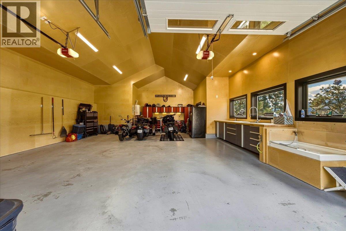 2328 Arthur Court