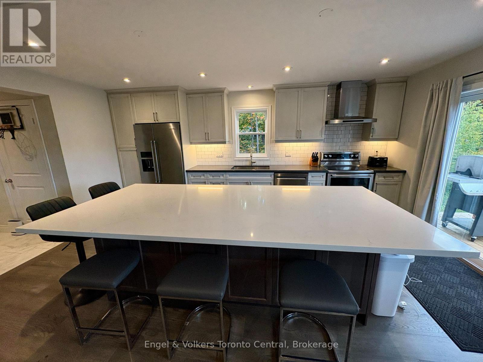 175 Wild Rose Drive, Gravenhurst (Muskoka (S)), Ontario  P1P 0B4 - Photo 9 - X13869720