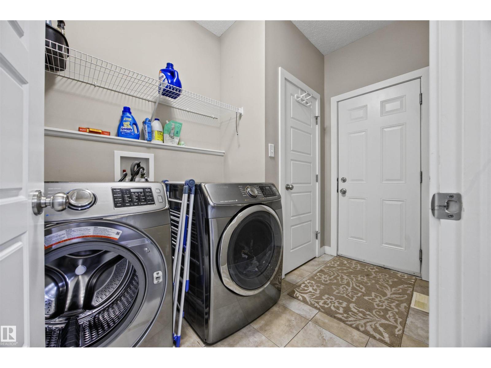 4 MEADOWBROOK WY