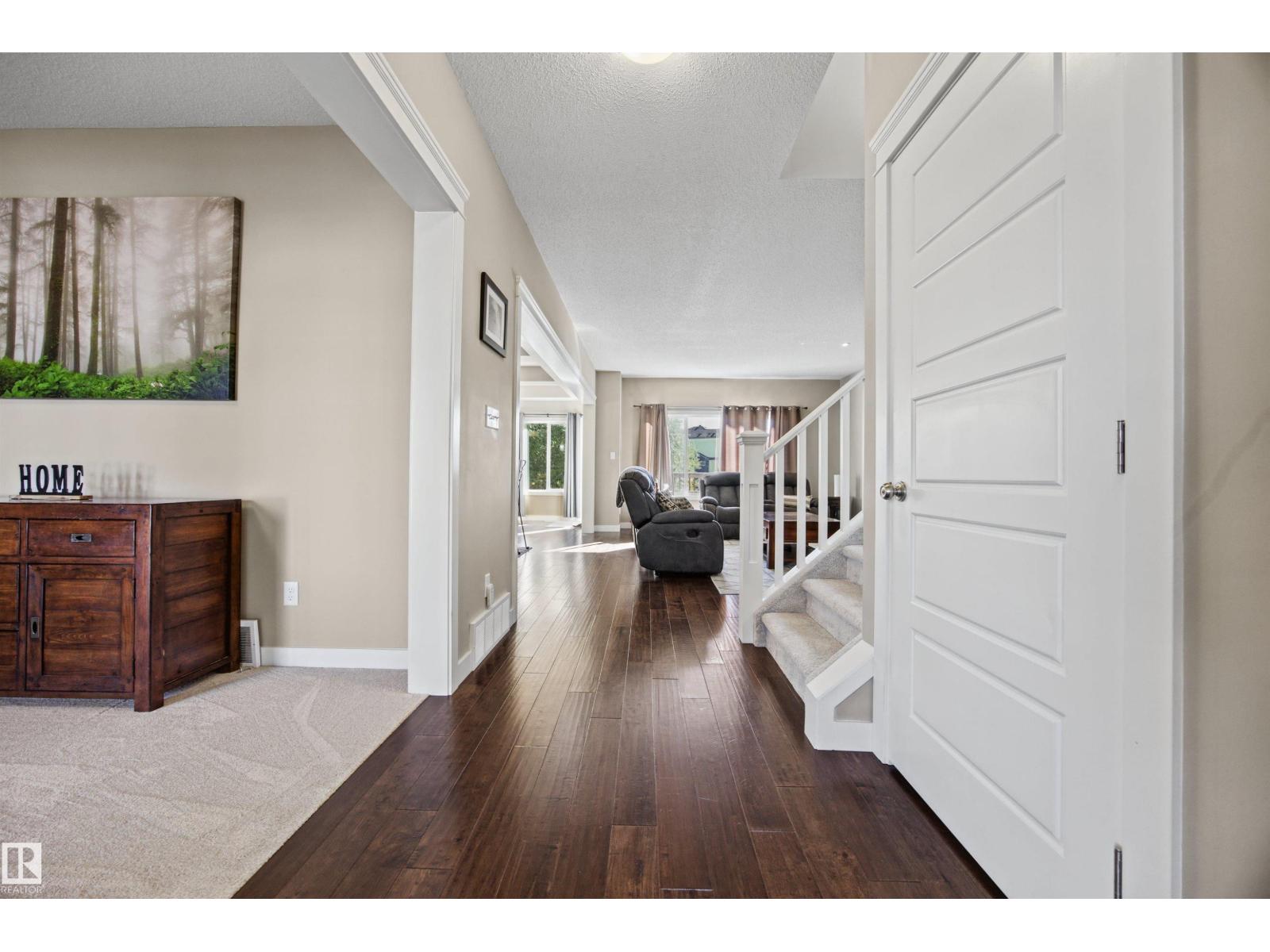 4 MEADOWBROOK WY