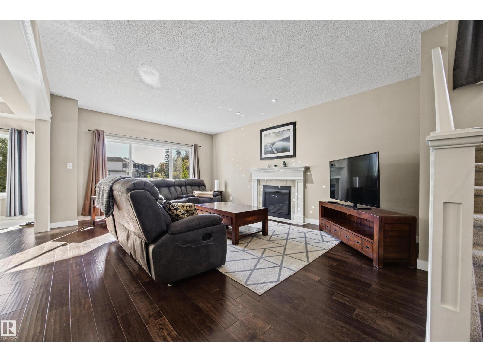 4 MEADOWBROOK WY