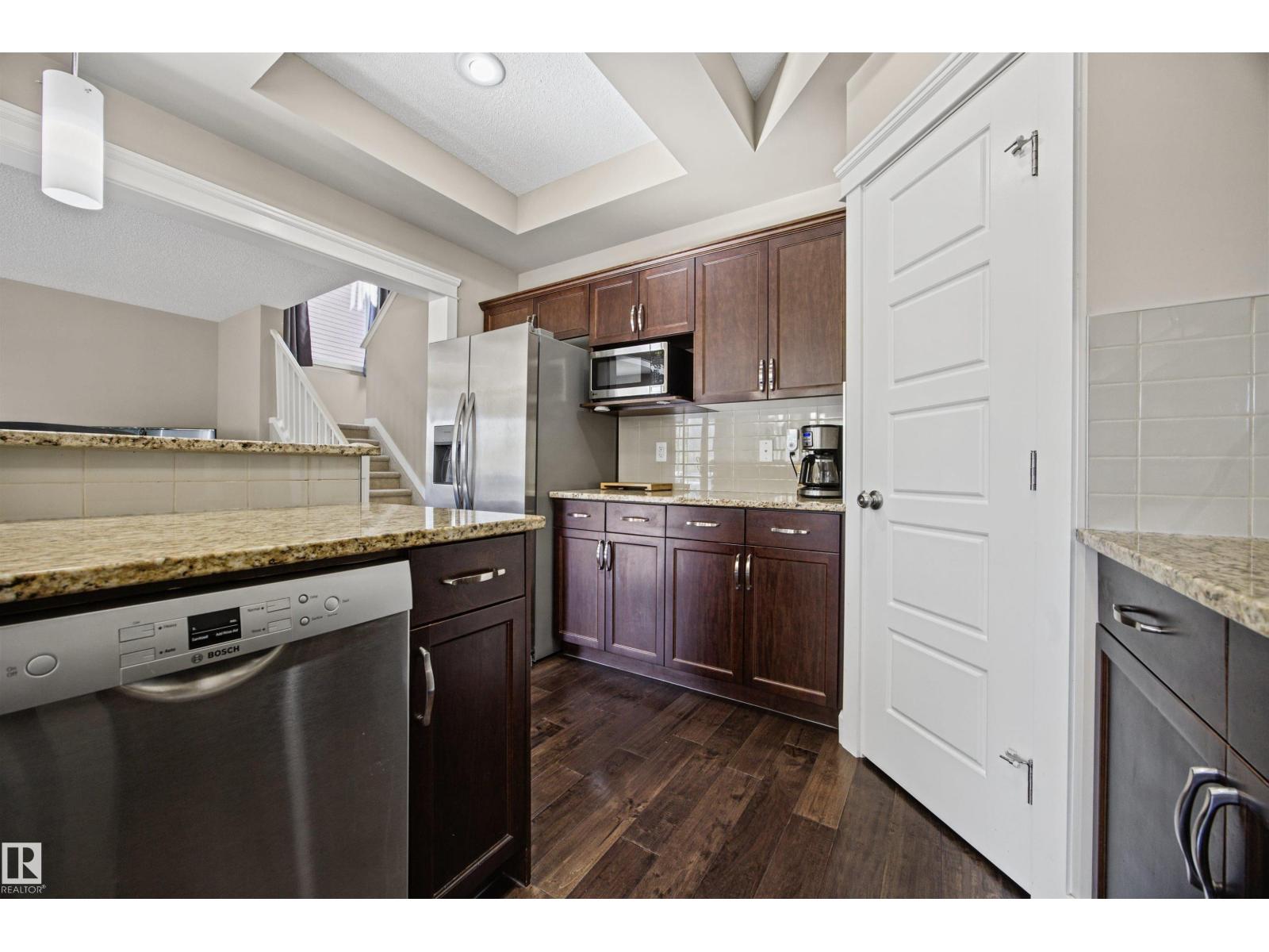 4 MEADOWBROOK WY