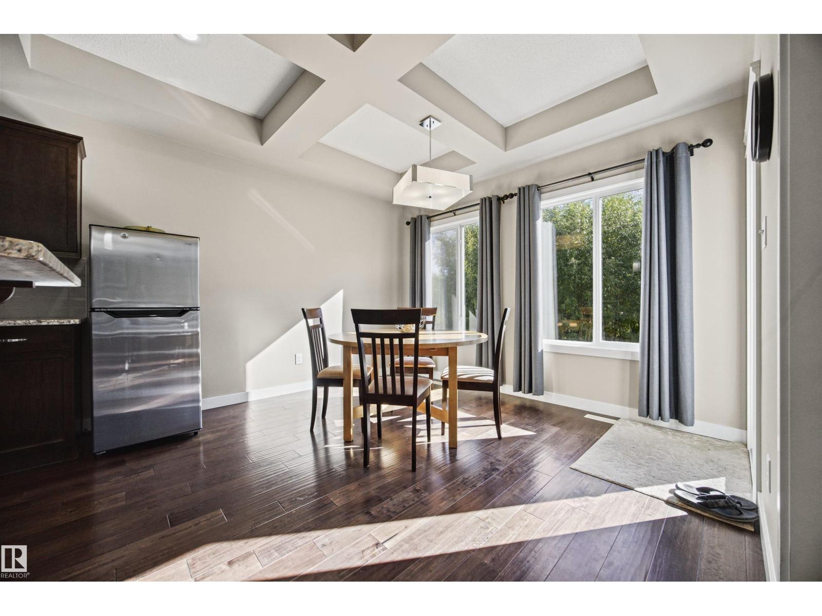 4 MEADOWBROOK WY