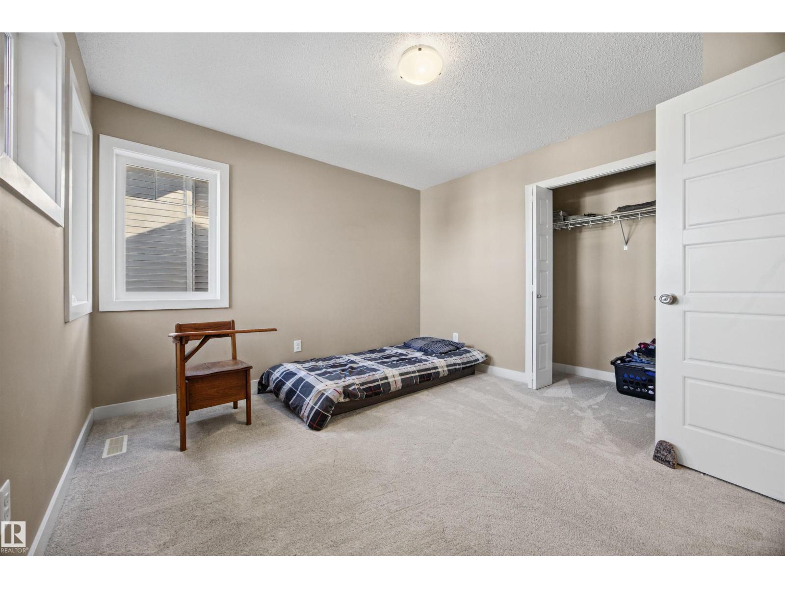 4 MEADOWBROOK WY