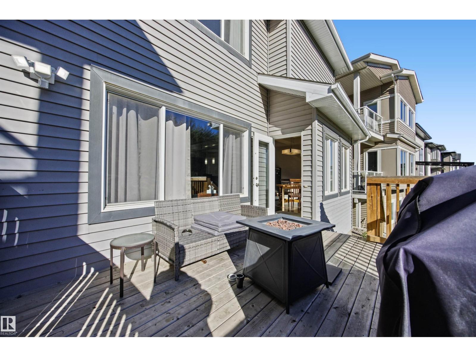 4 MEADOWBROOK WY