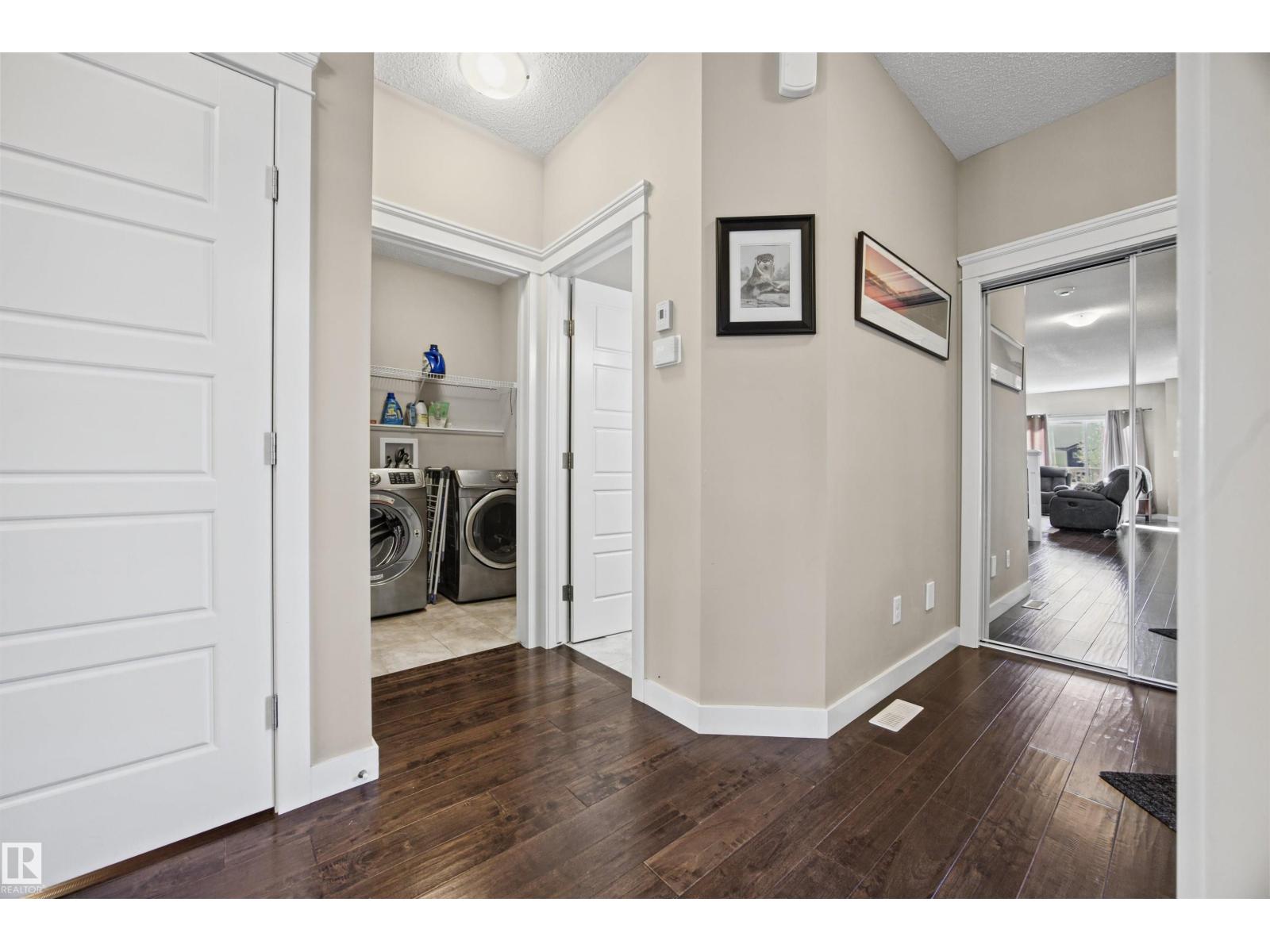 4 MEADOWBROOK WY