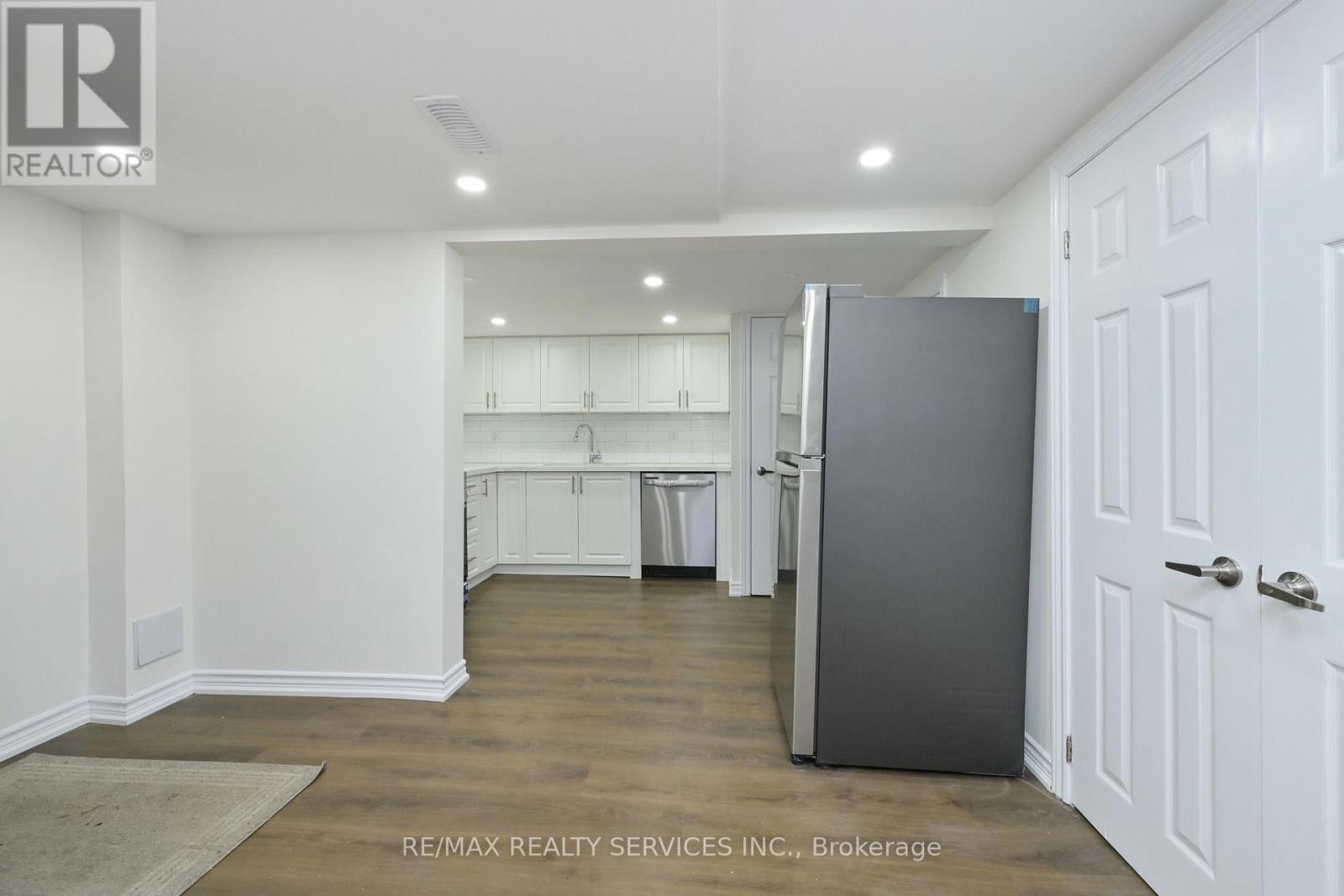 31 Brisco Street, Brampton (Brampton North), Ontario  L6V 1X1 - Photo 7 - W13869702