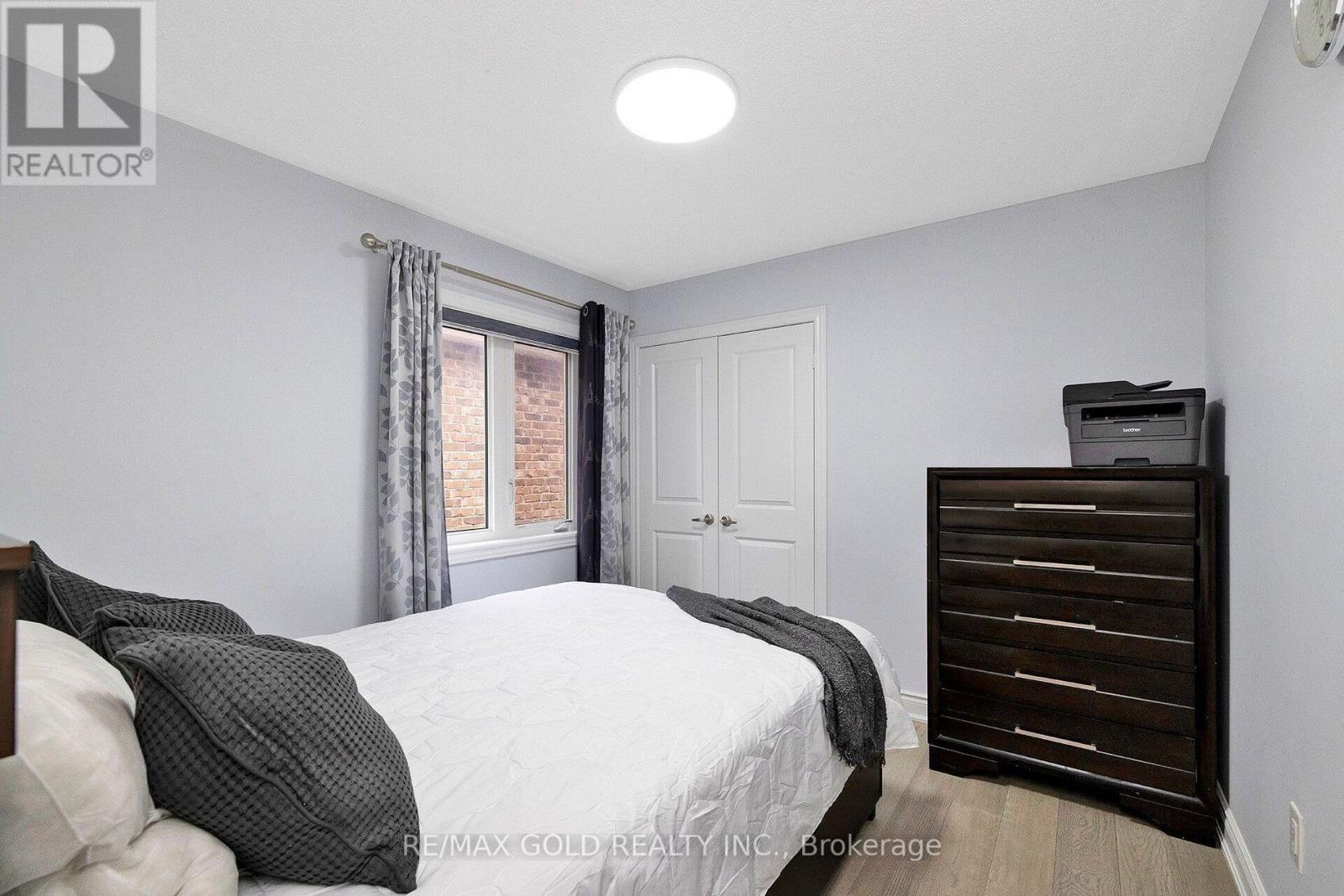 47 Antibes Drive, Brampton (Credit Valley), Ontario  L6X 5H6 - Photo 9 - W13869726