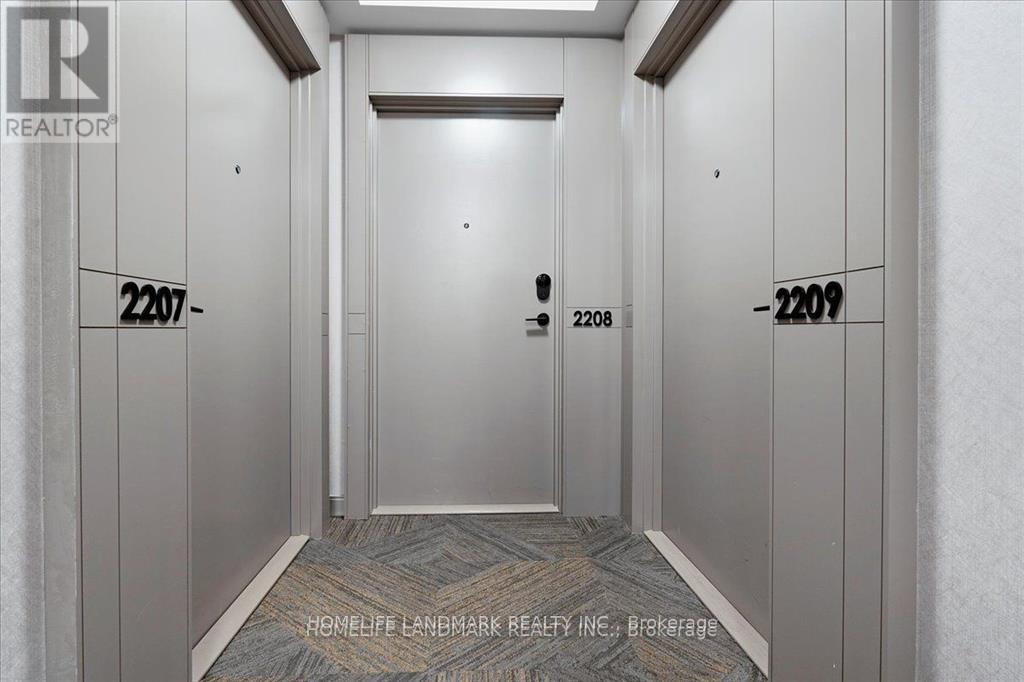 Ph2208 - 4675 Metcalfe Avenue, Mississauga, Ontario  L5M 0Z8 - Photo 3 - W13869764