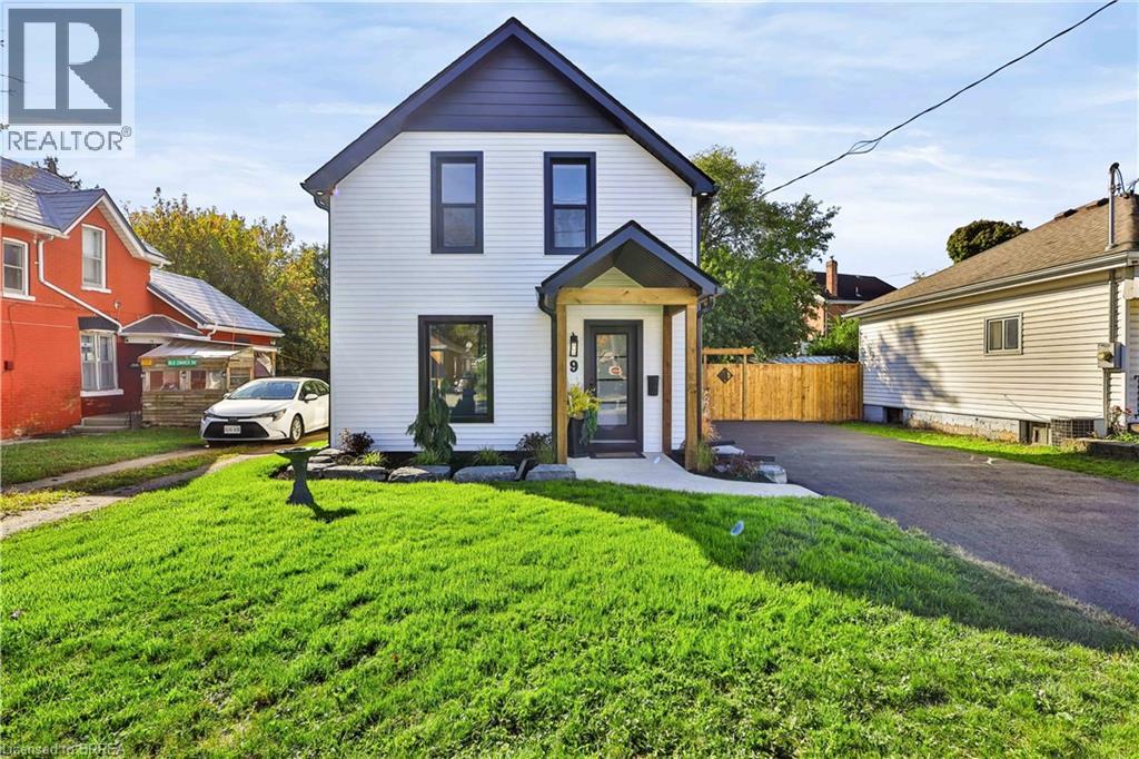 9 WALTER Street, brantford, Ontario