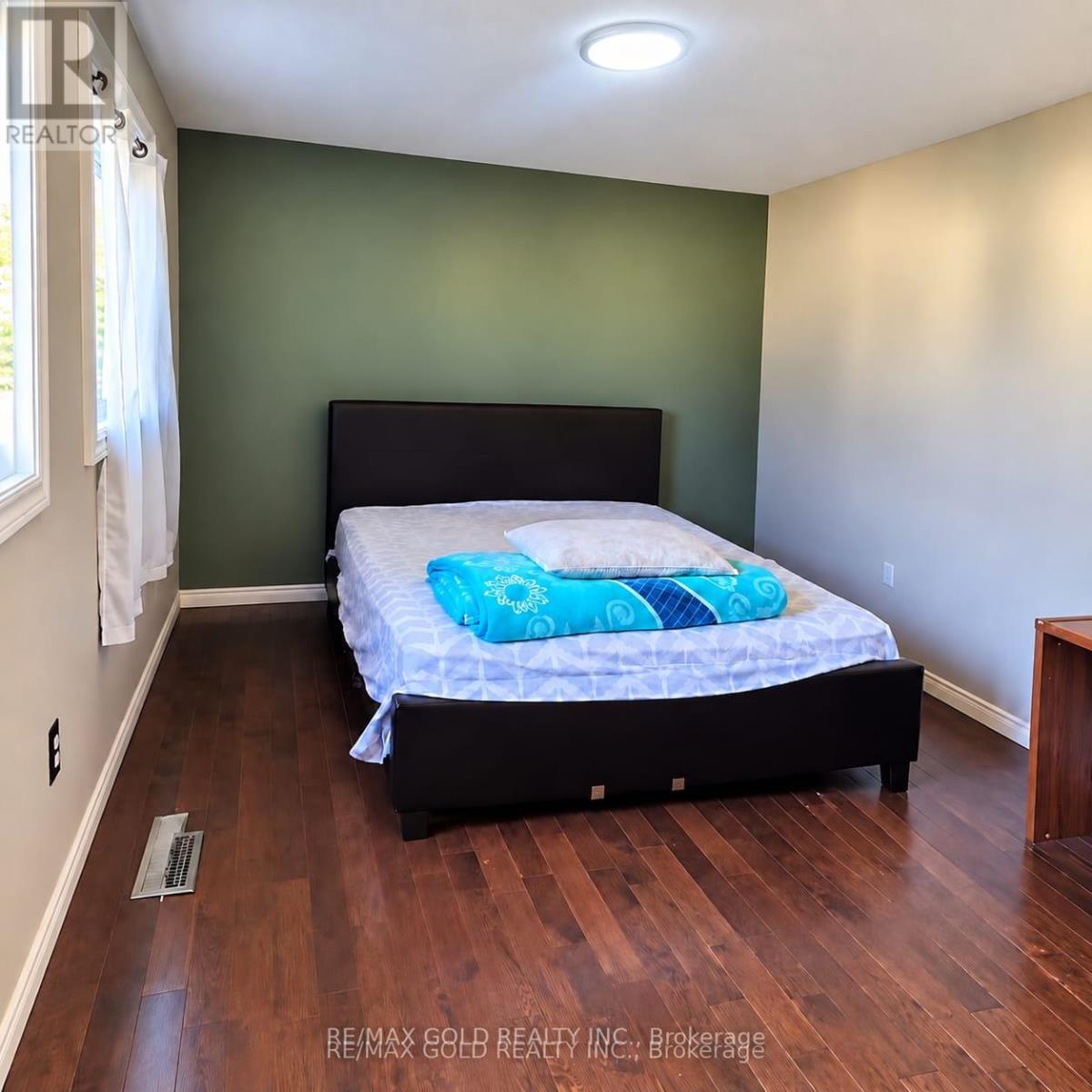 32 Steven Court, Brampton, Ontario  L6Z 3A7 - Photo 13 - W13863554