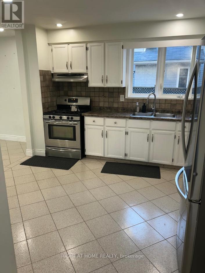 27 Wingfield Place E, Hamilton, Ontario  L9C 7E9 - Photo 8 - X13867772