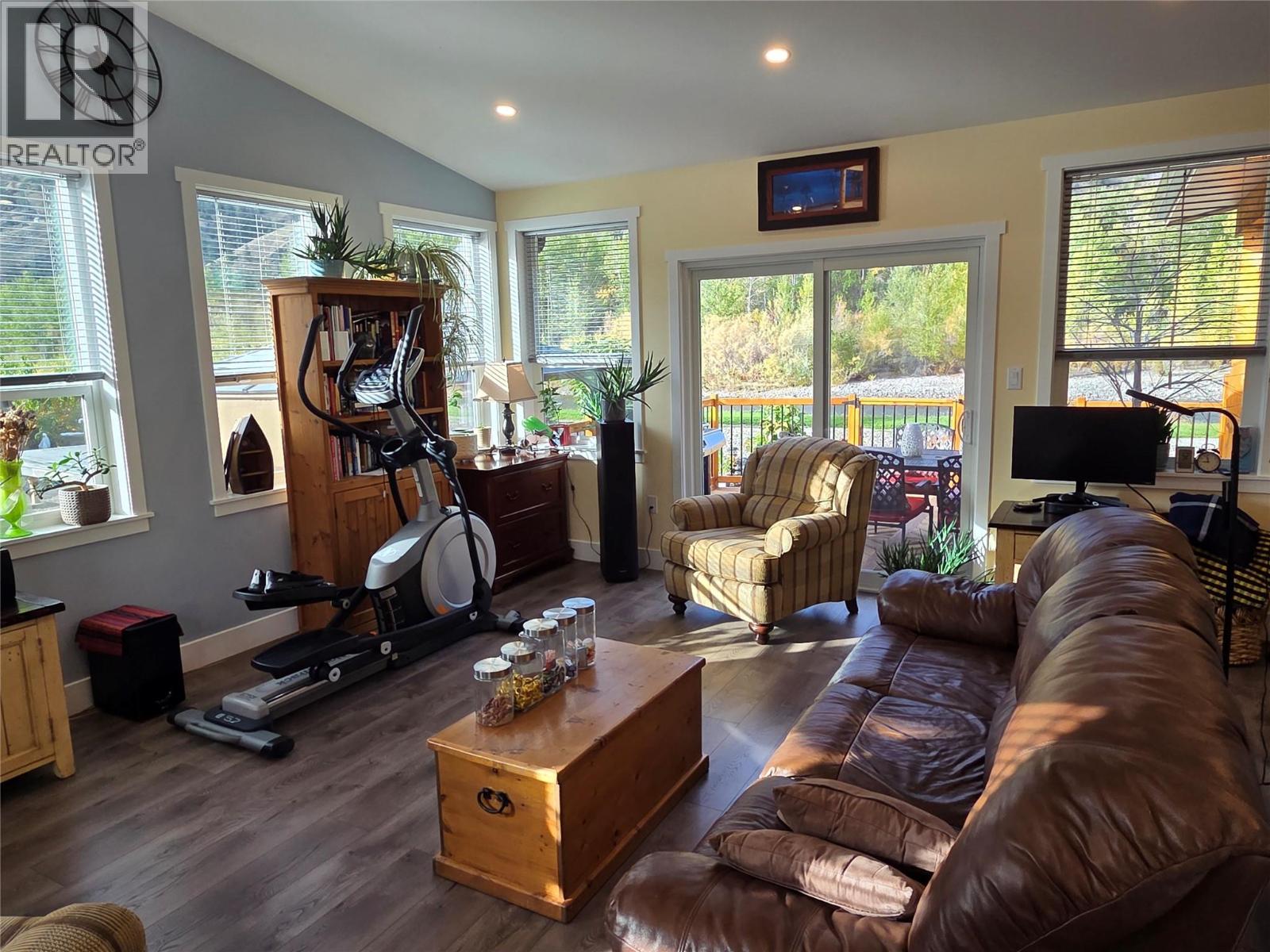 4354 Highway 3 Unit# 30, Keremeos, British Columbia  V0X 1N1 - Photo 12 - 10402813