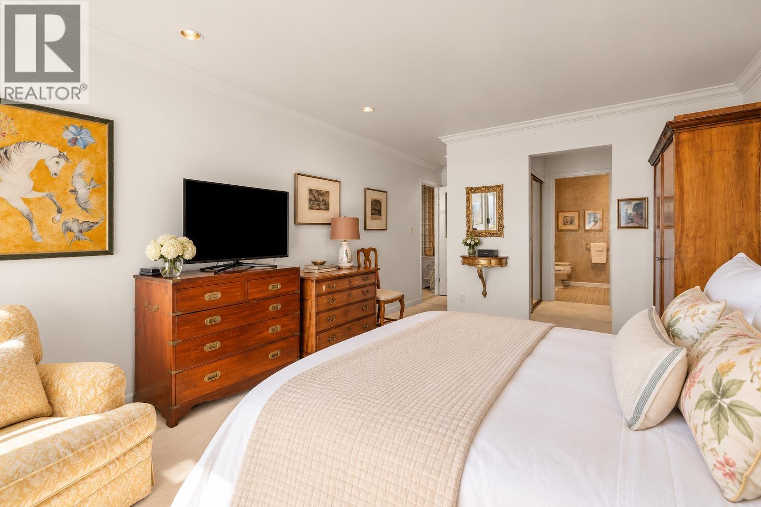 102 2274 FOLKESTONE WAY