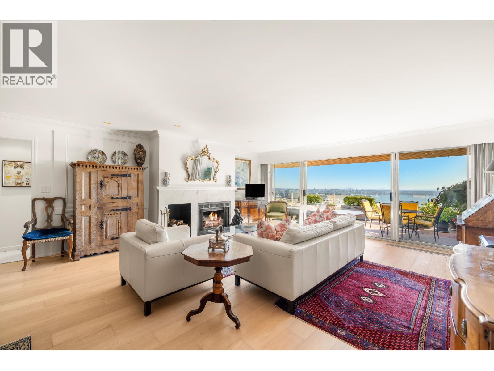 102 2274 FOLKESTONE WAY