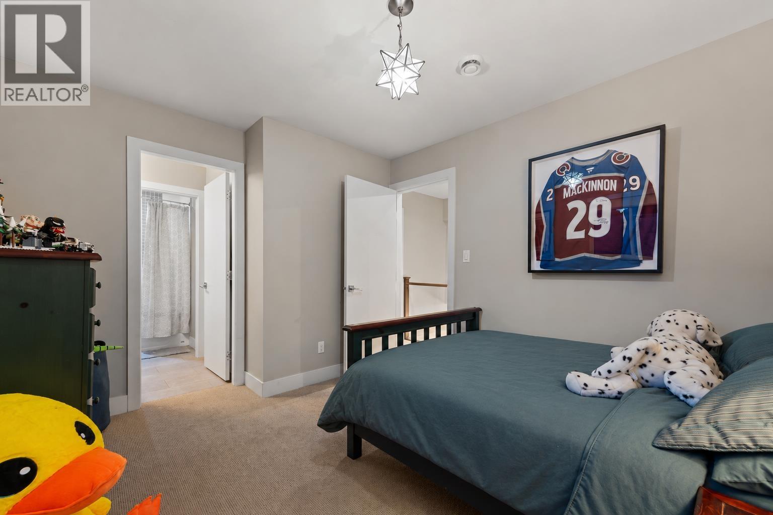 2775 LYNDENE ROAD