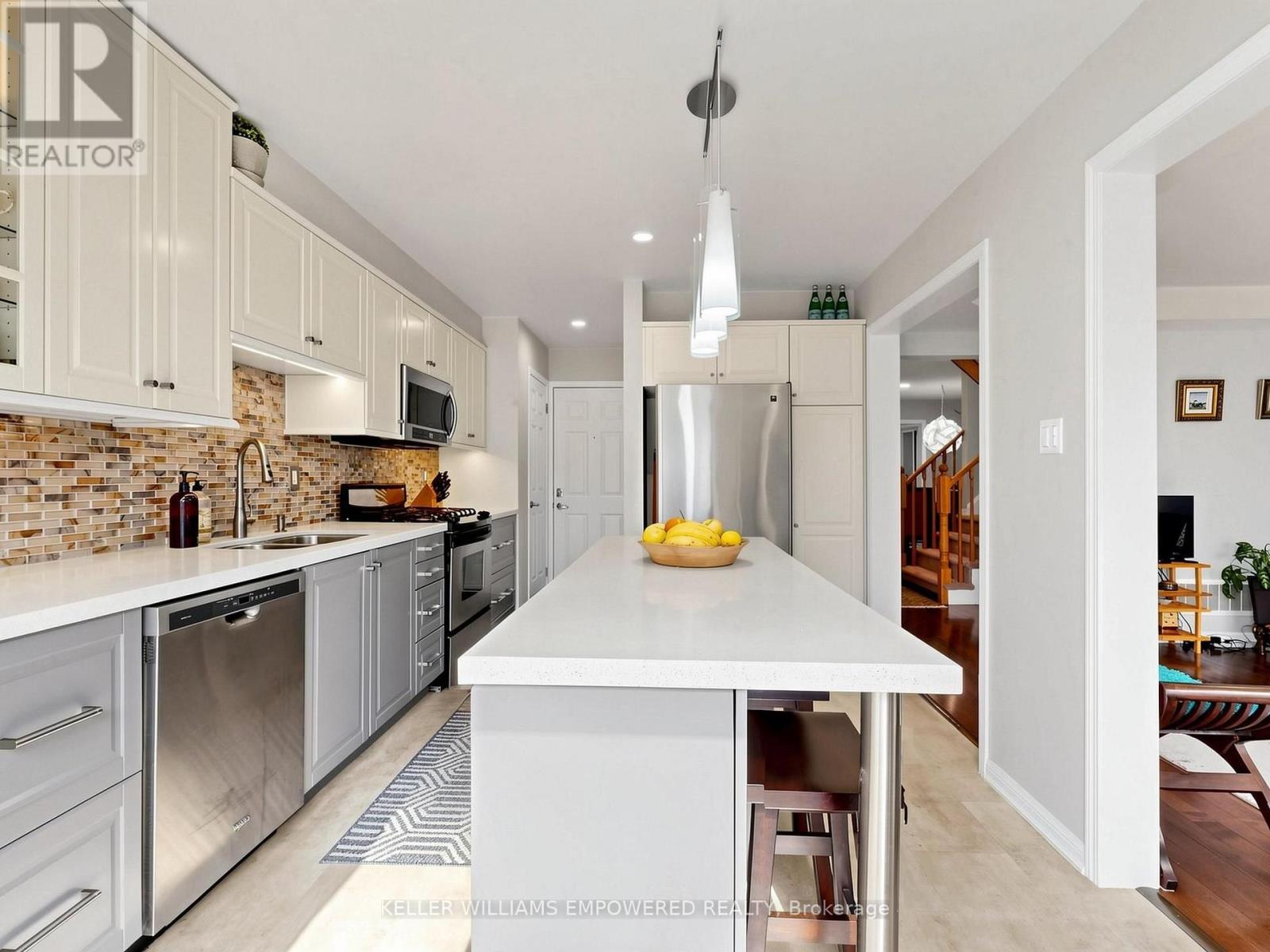 203 Chilcott Crescent, Newmarket (Woodland Hill), Ontario  L3X 3G6 - Photo 17 - N13869770