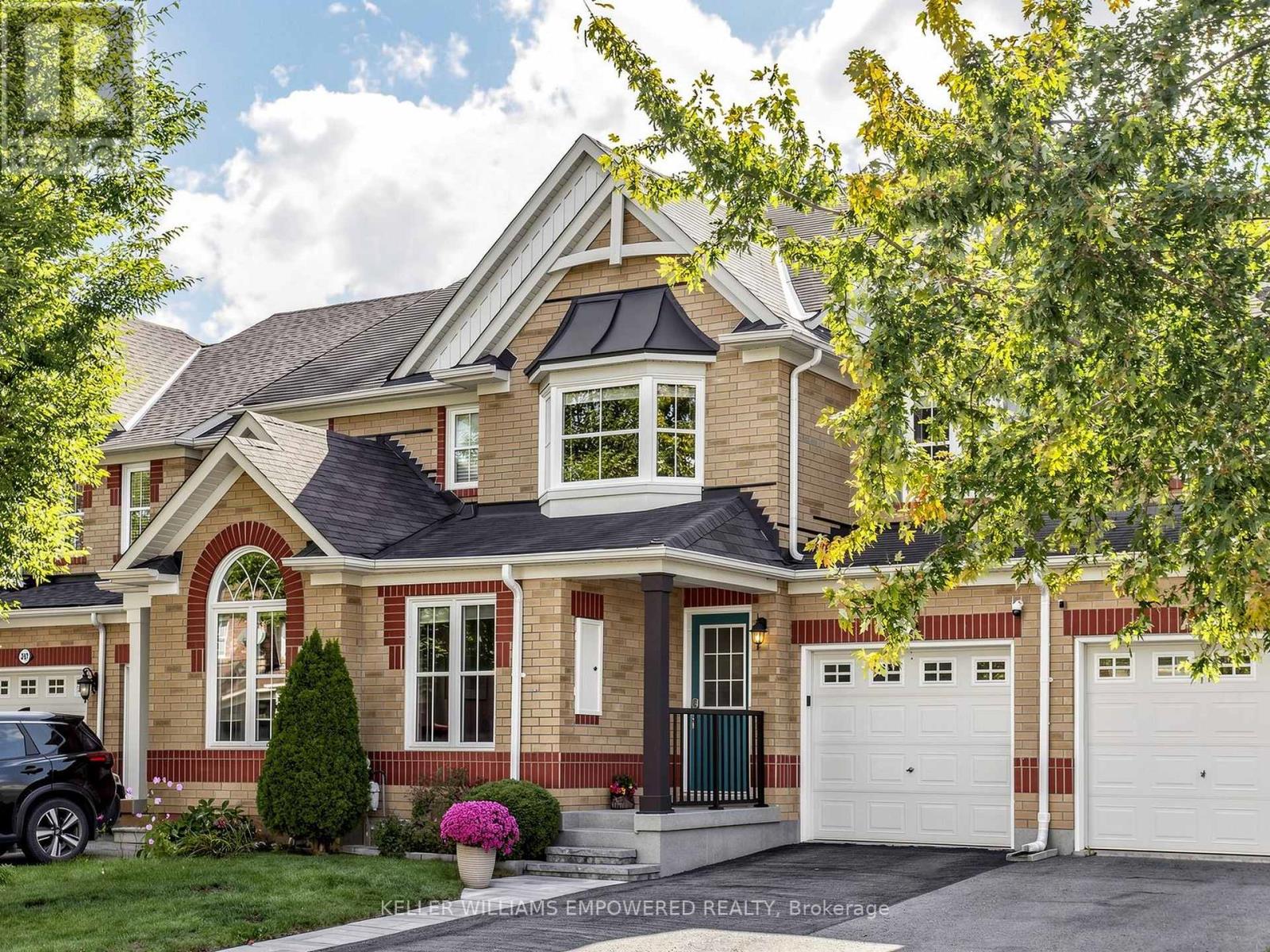 203 Chilcott Crescent, Newmarket (Woodland Hill), Ontario  L3X 3G6 - Photo 2 - N13869770