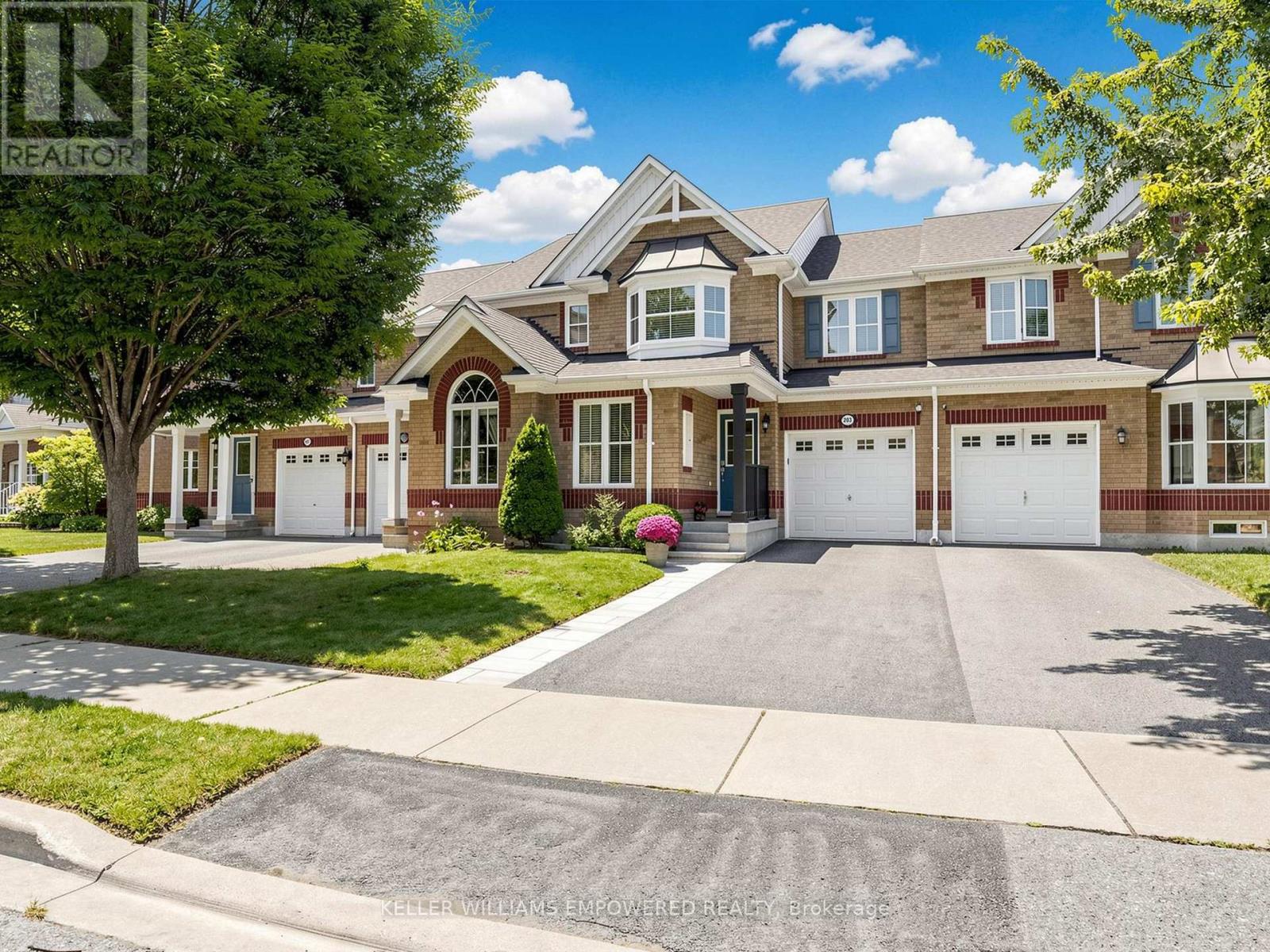 203 Chilcott Crescent, Newmarket (Woodland Hill), Ontario  L3X 3G6 - Photo 3 - N13869770