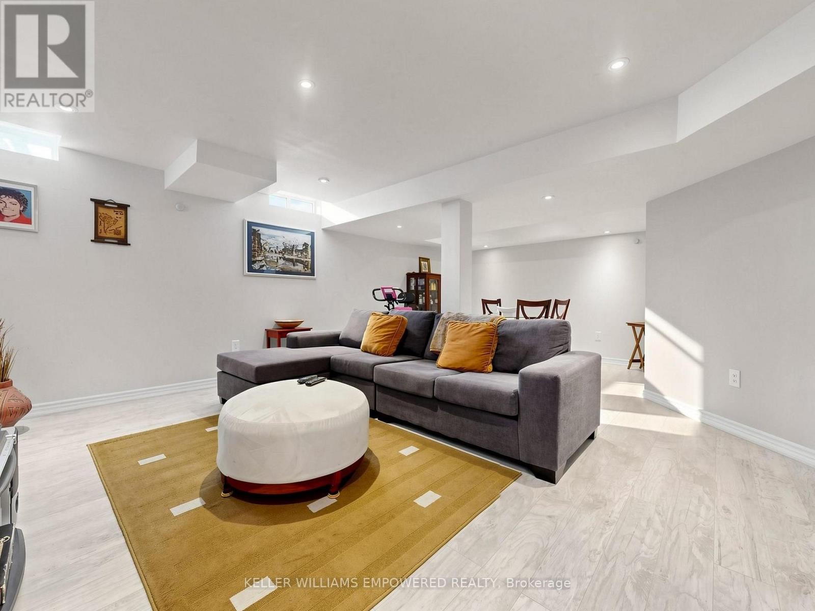 203 Chilcott Crescent, Newmarket (Woodland Hill), Ontario  L3X 3G6 - Photo 41 - N13869770
