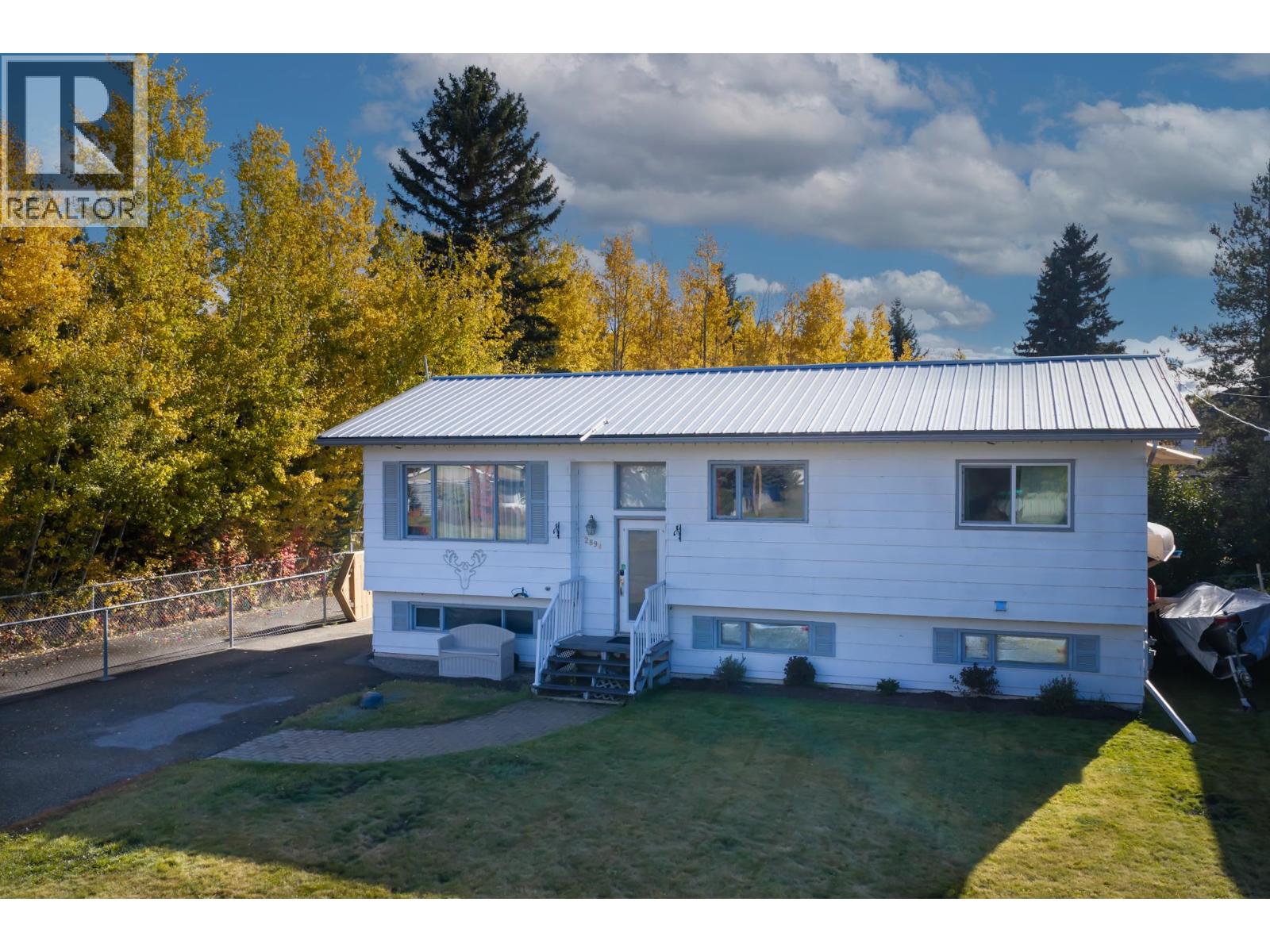 2898 E Victoria Street, Vanderhoof, British Columbia  V0J 3A0 - Photo 1 - R3172712