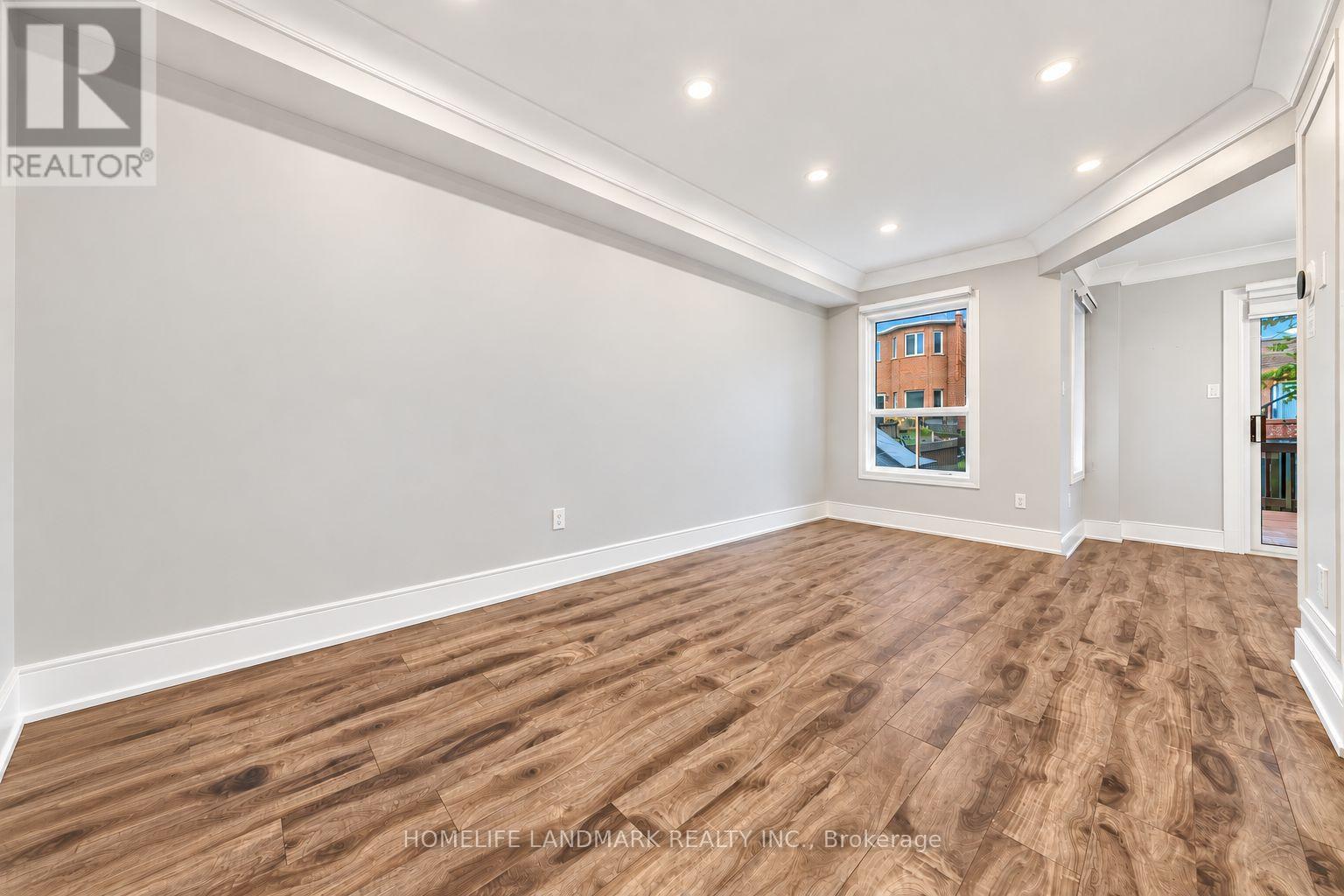 92 Denton Circle, Vaughan, Ontario  L6A 2N4 - Photo 5 - N13795282