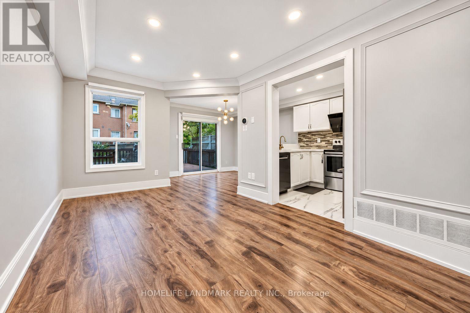 92 Denton Circle, Vaughan, Ontario  L6A 2N4 - Photo 6 - N13795282